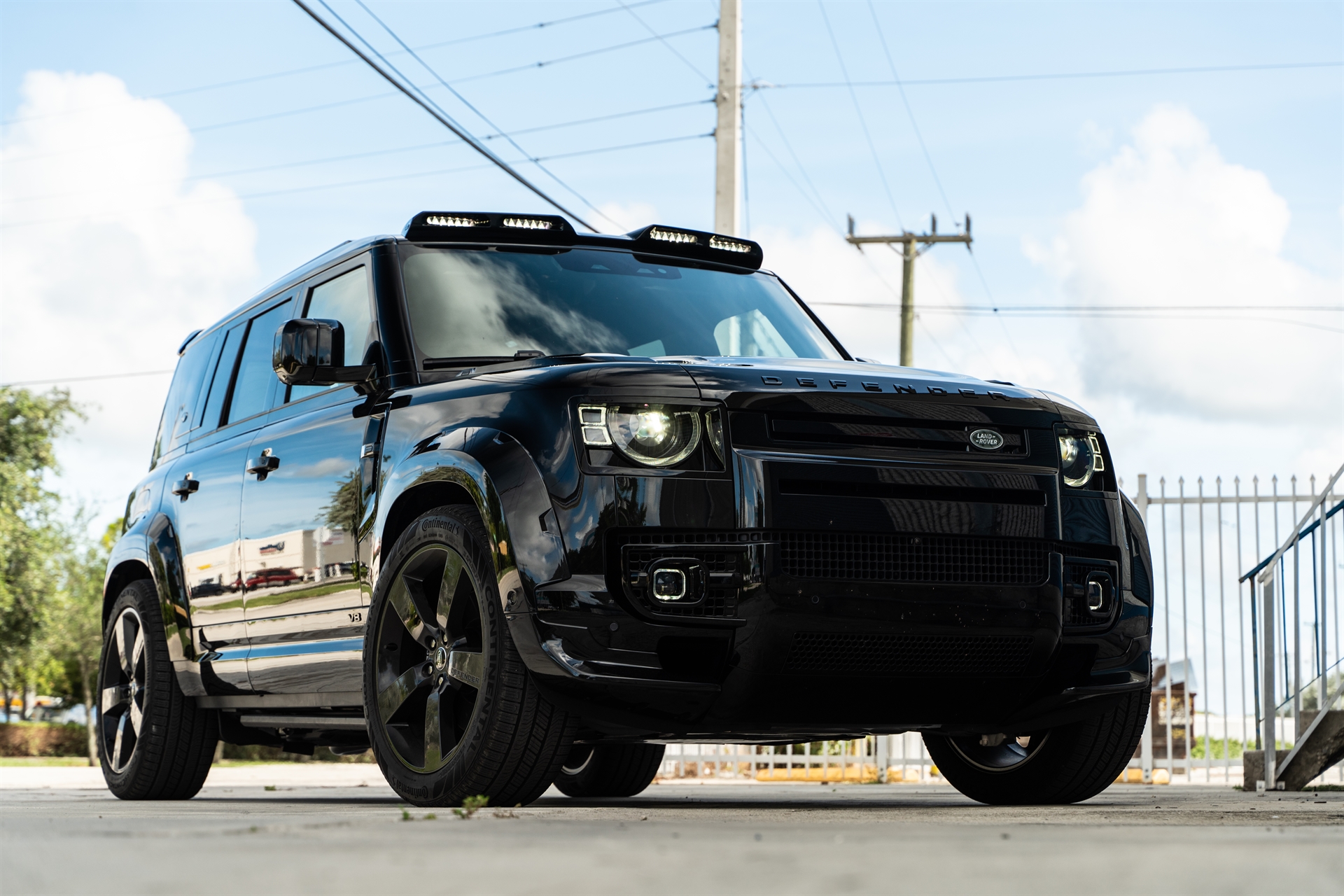 Land Rover Defender on Urban Auto Kit