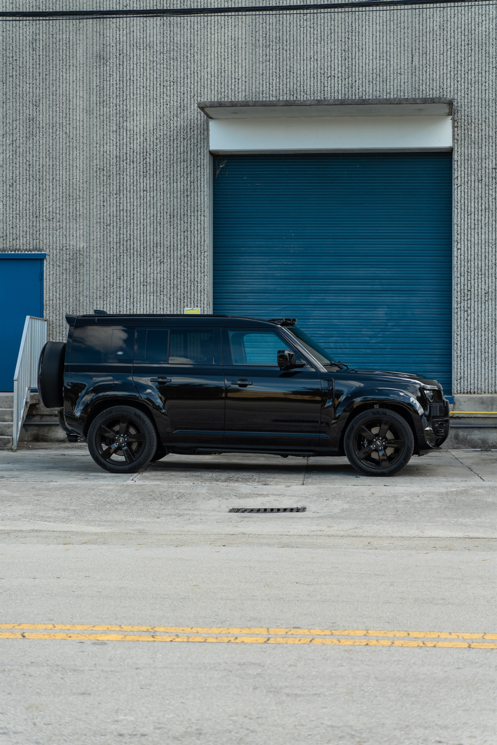 Land Rover Defender on Urban Auto Kit