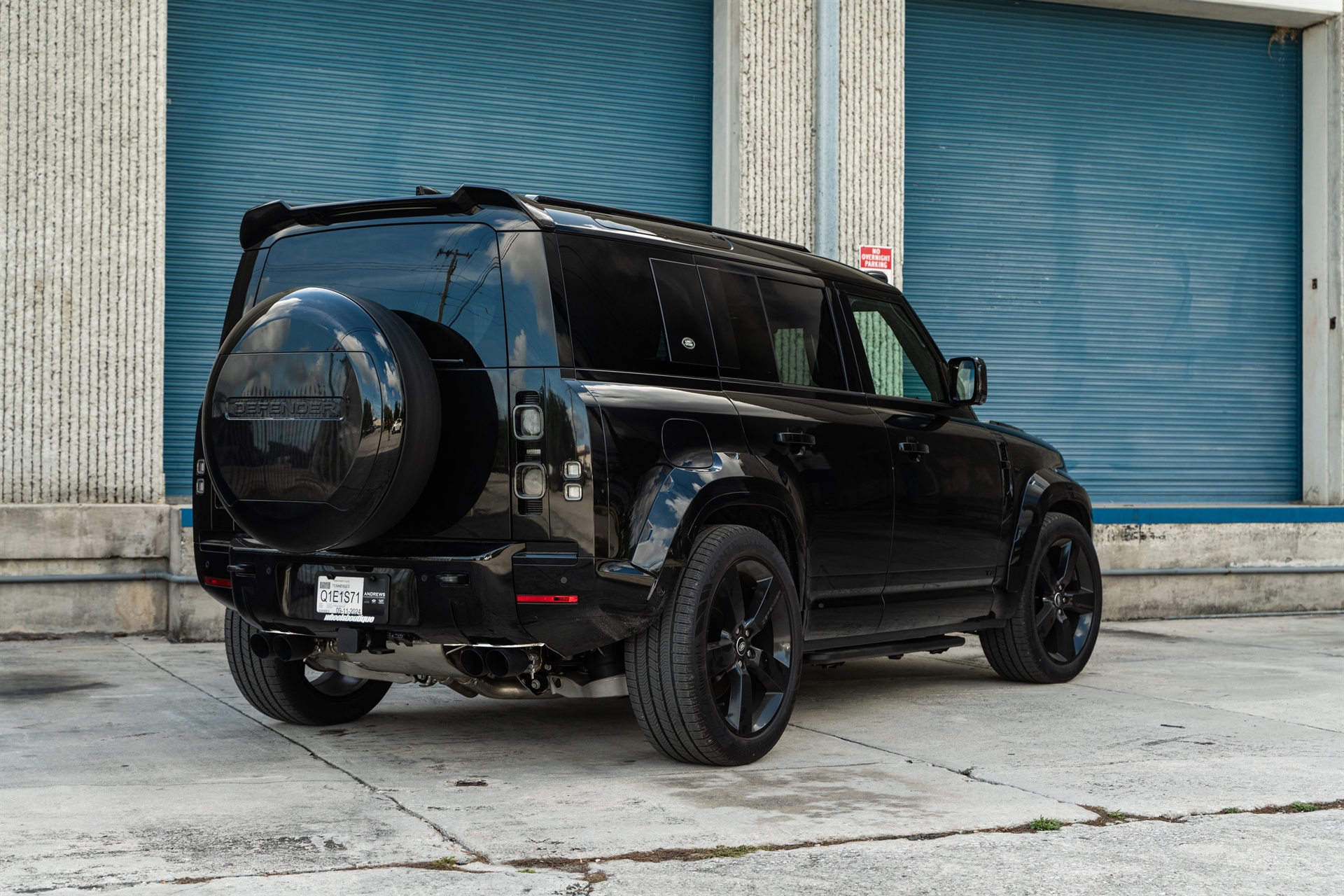Land Rover Defender on Urban Auto Kit