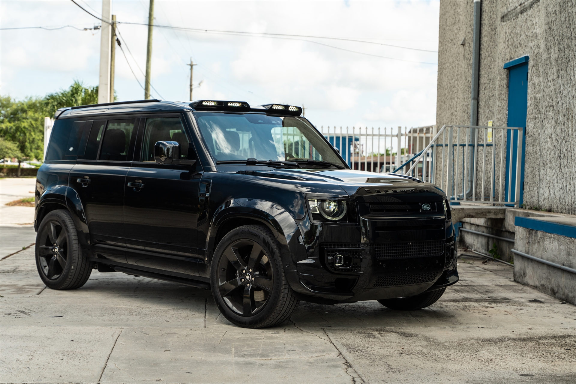 Land Rover Defender on Urban Auto Kit