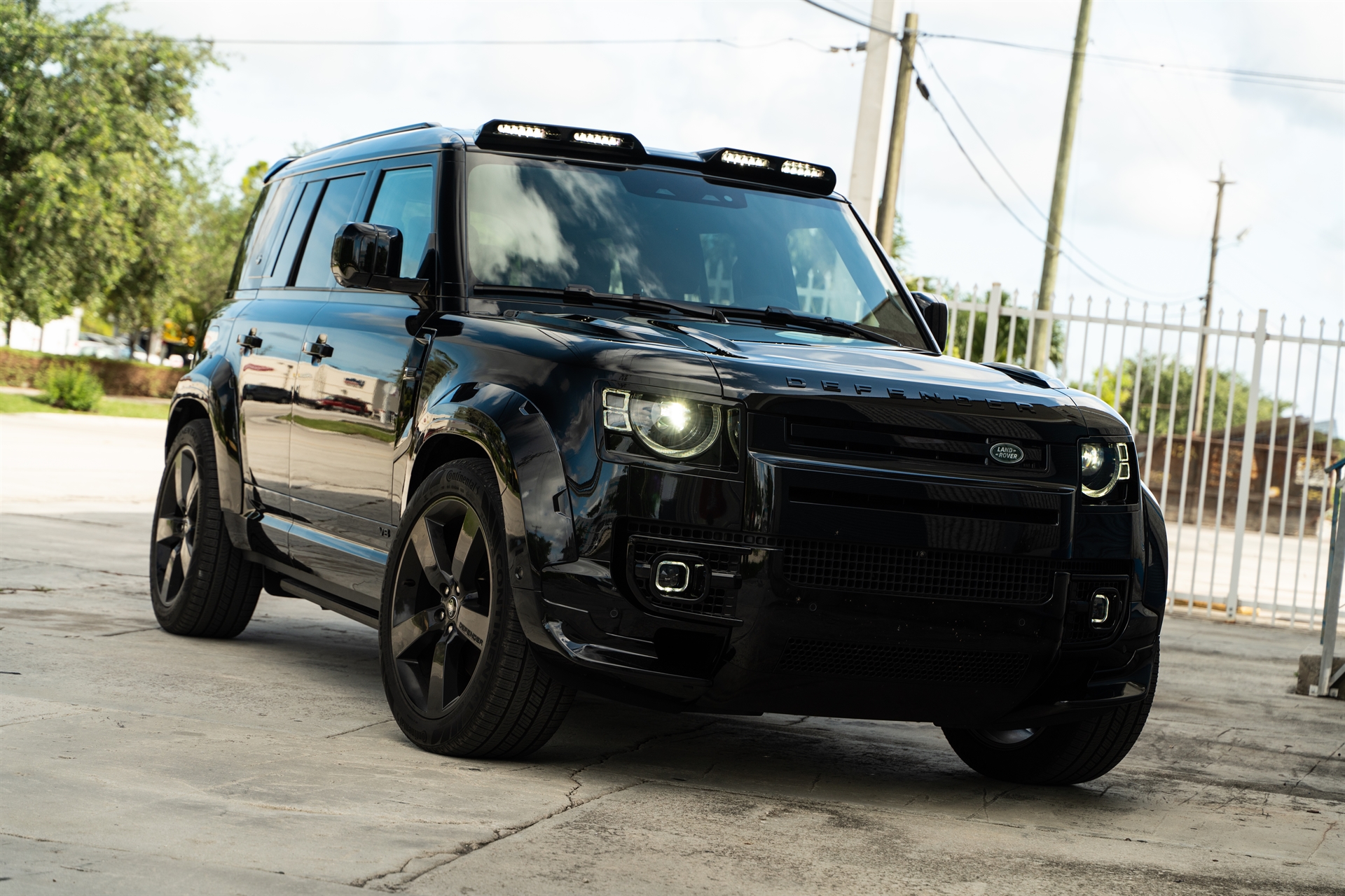 Land Rover Defender on Urban Auto Kit