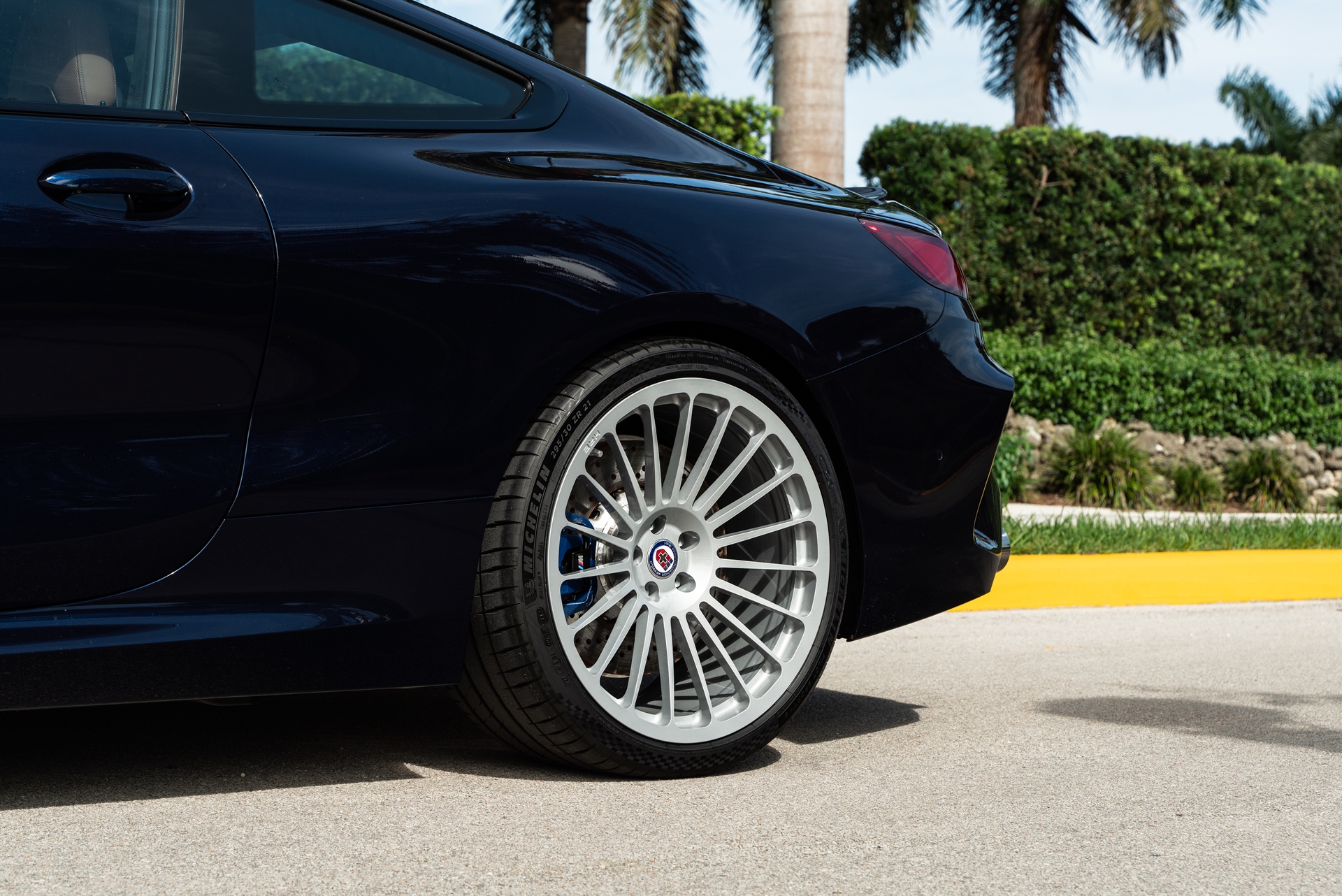 BMW M8 | Midnight Blue | on HRE 309M | Gloss Silver