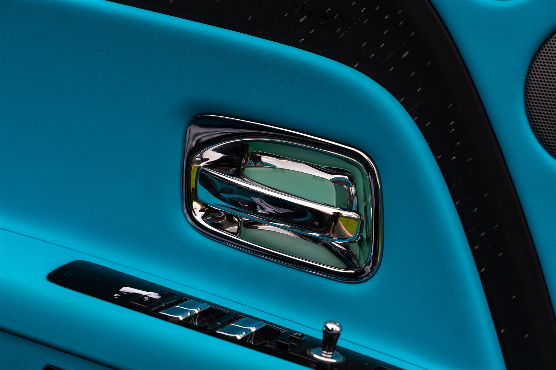 Mansory Rolls-Royce Spectre | on 1886 G100 | Mirror Polished Smoke