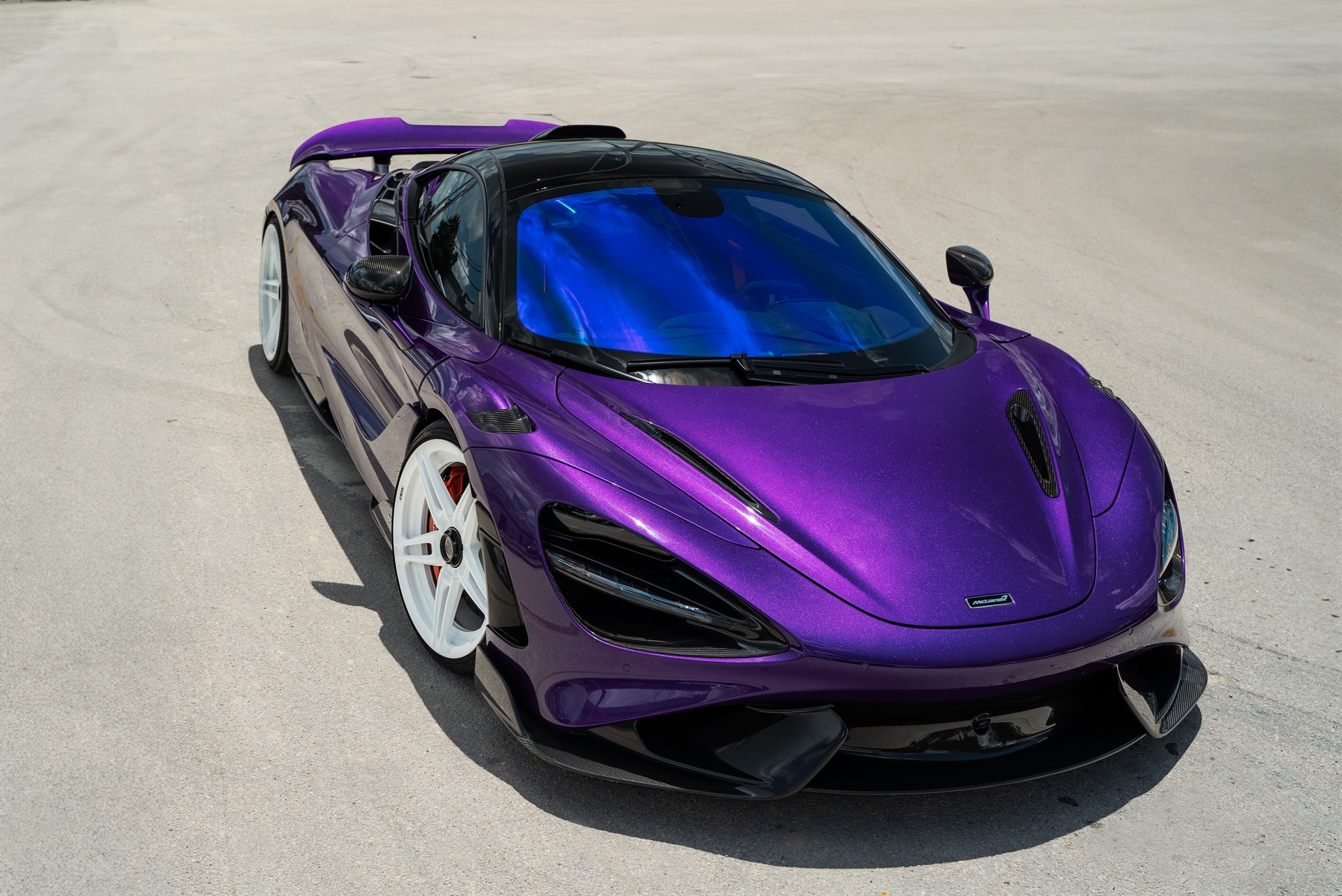 Mclaren 765LT | Lantana Purple | on ANRKY AN27 | Gloss White