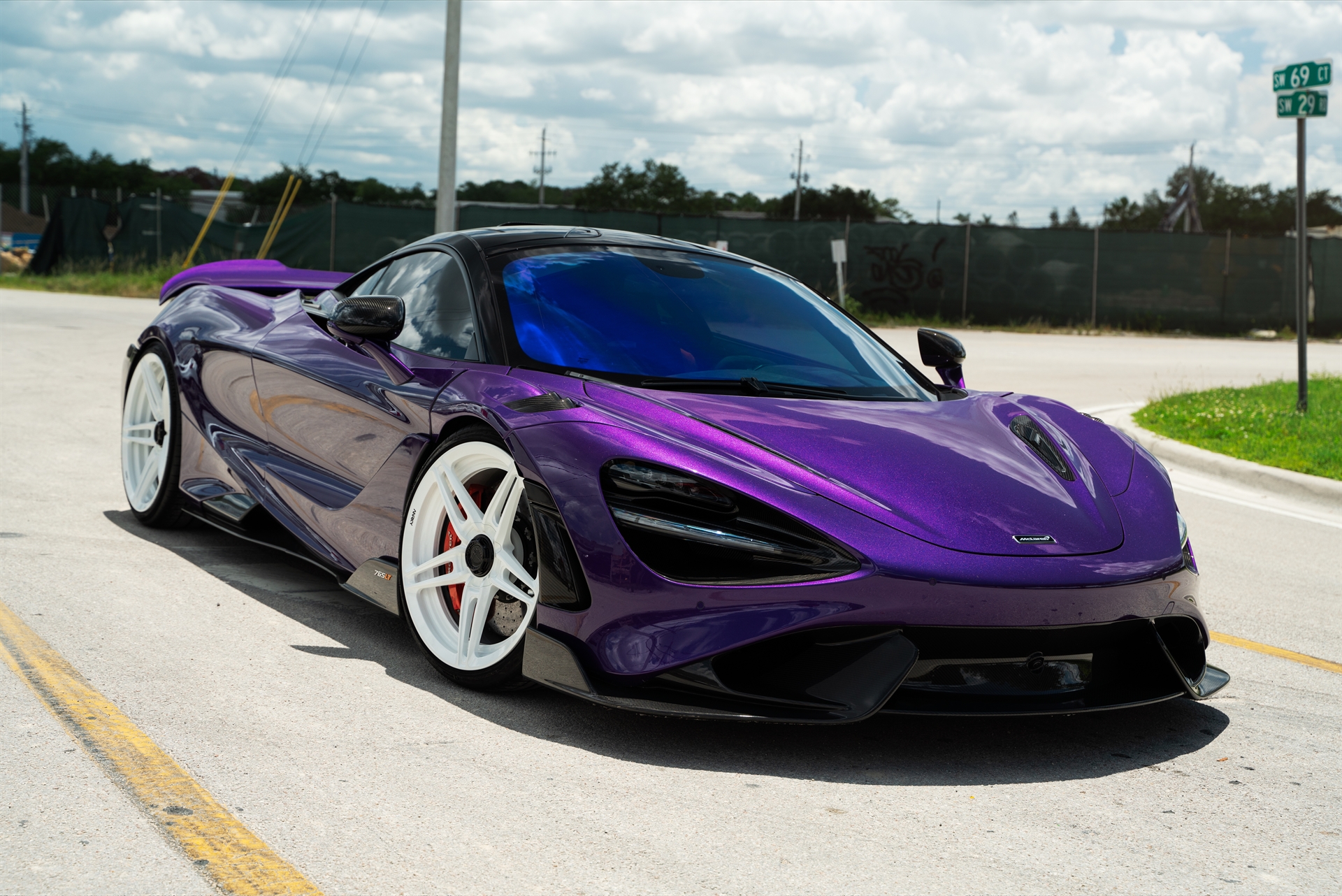 Mclaren 765LT | Lantana Purple | on ANRKY AN27 | Gloss White
