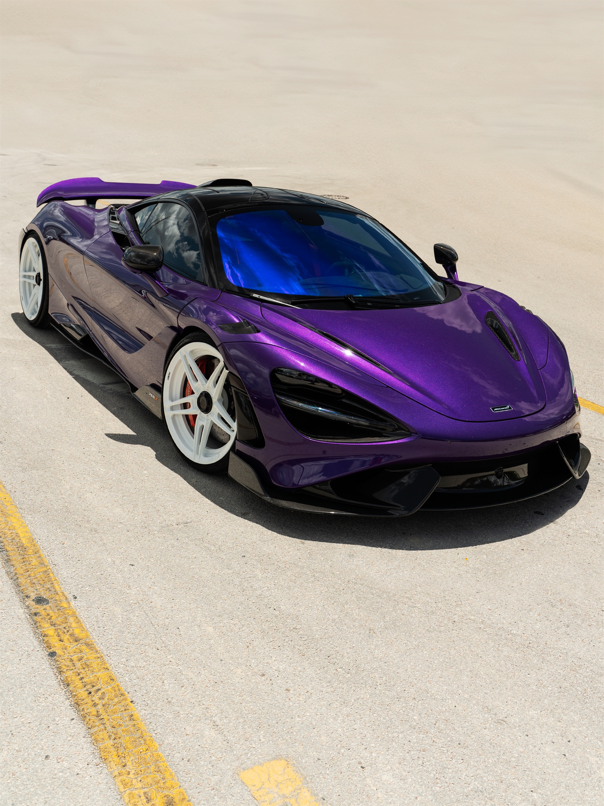 Mclaren 765LT | Lantana Purple | on ANRKY AN27 | Gloss White