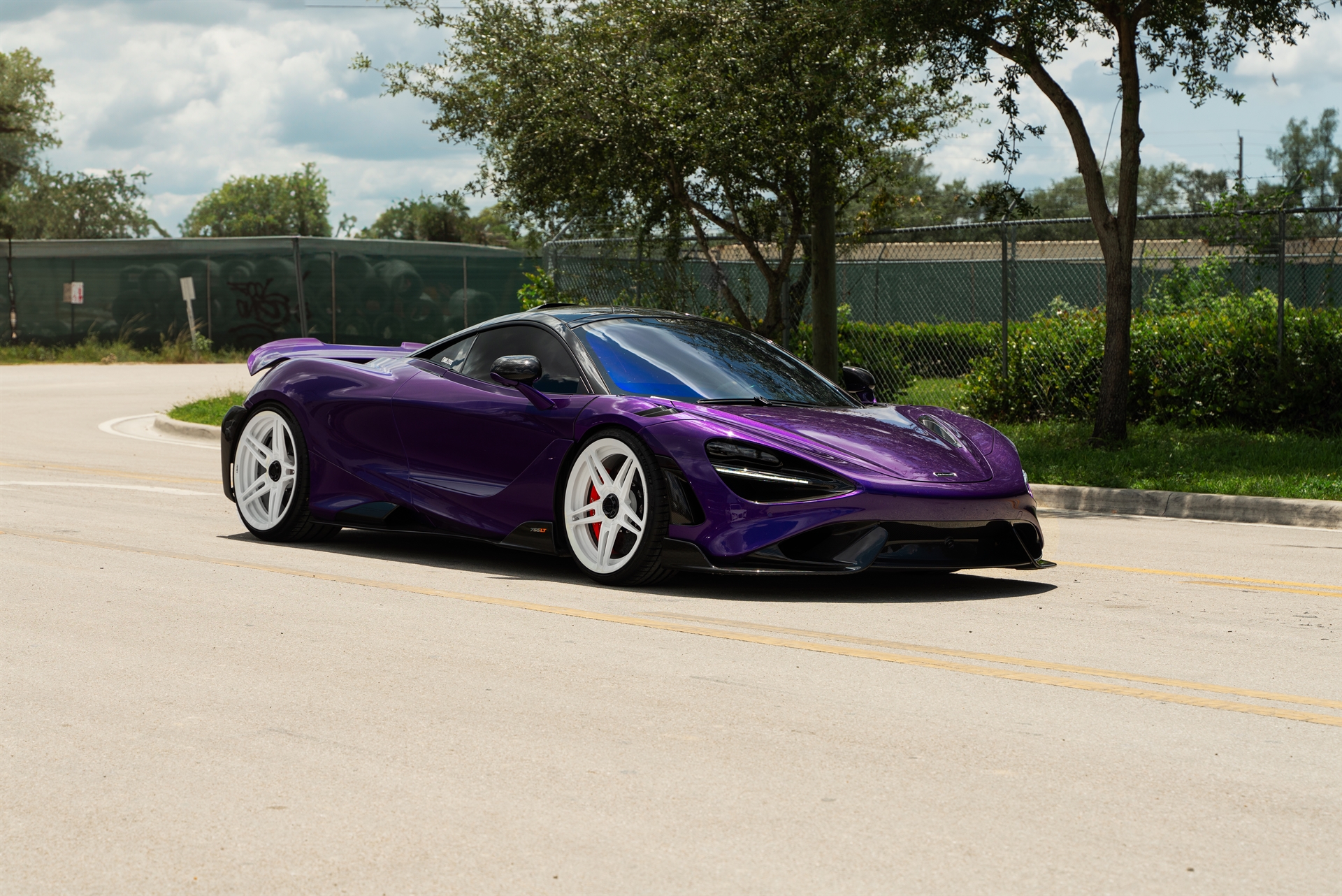 Mclaren 765LT | Lantana Purple | on ANRKY AN27 | Gloss White