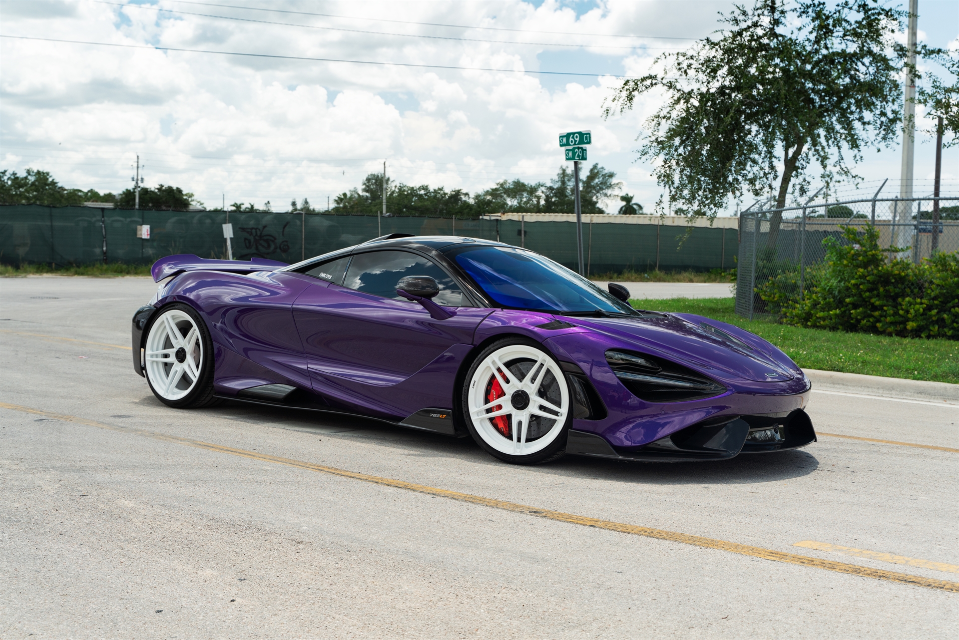 Mclaren 765LT | Lantana Purple | on ANRKY AN27 | Gloss White