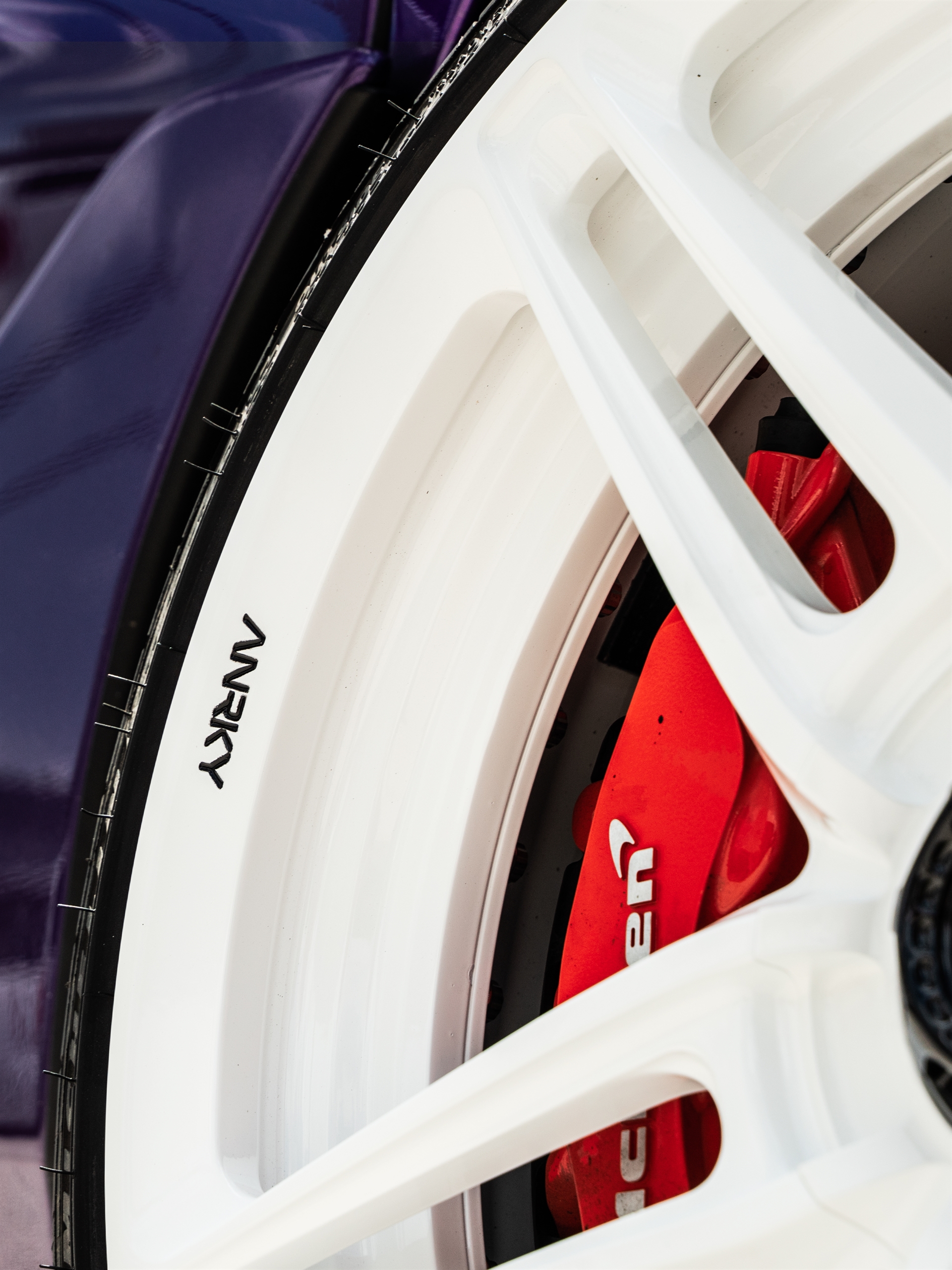 Mclaren 765LT | Lantana Purple | on ANRKY AN27 | Gloss White