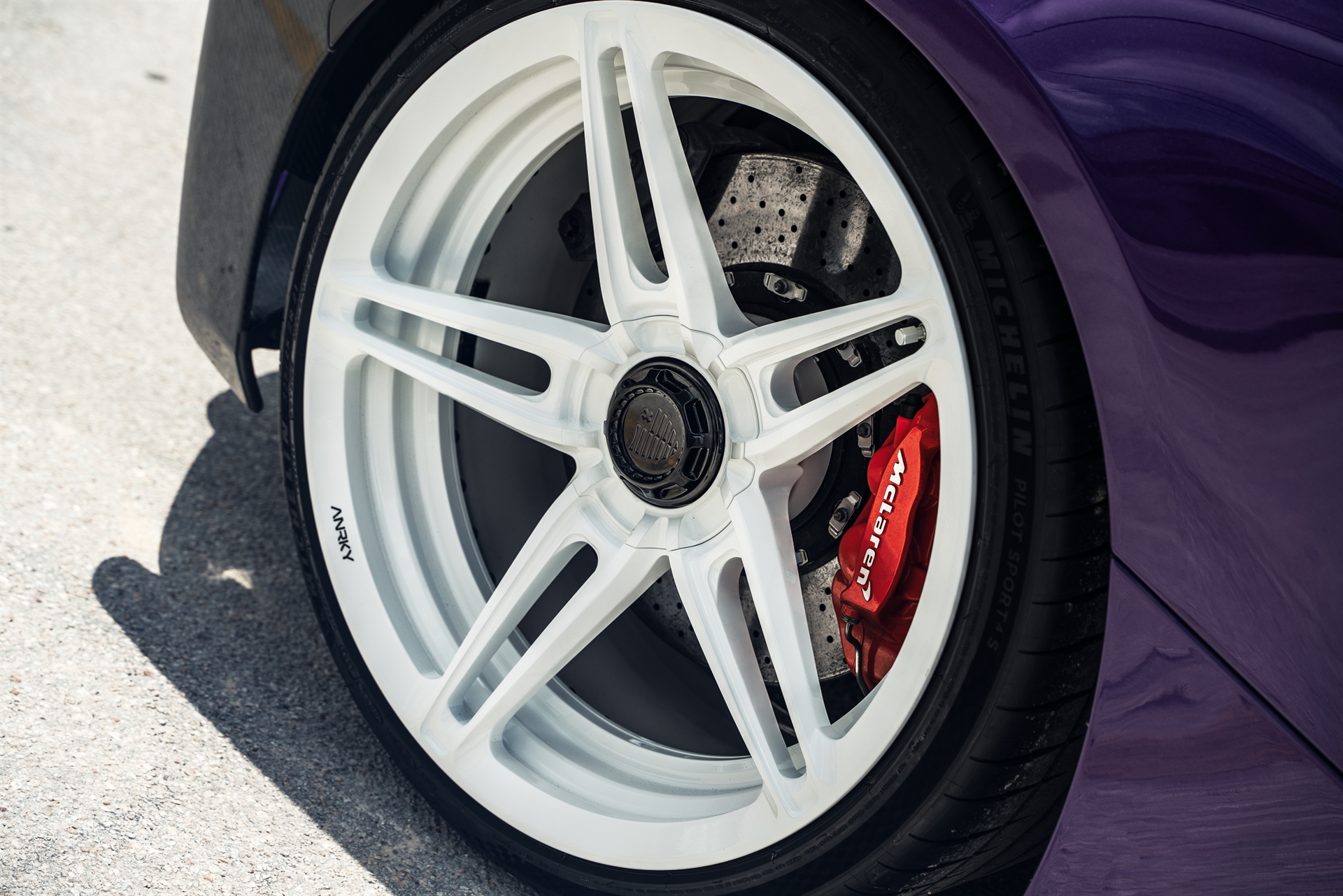 Mclaren 765LT | Lantana Purple | on ANRKY AN27 | Gloss White