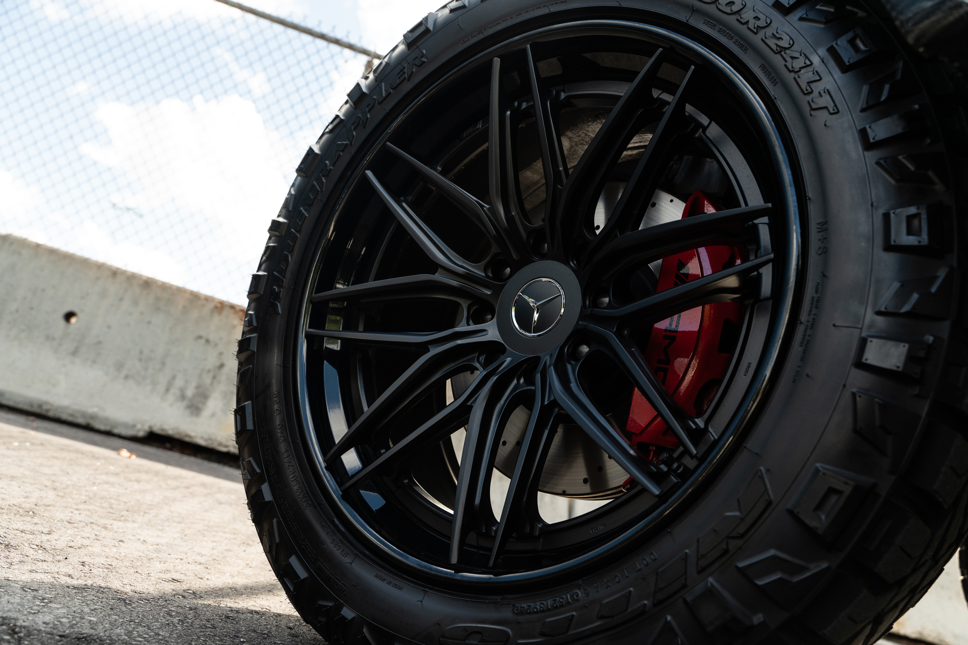 Mercedes Benz AMG G63 4×4 Squared | Polar White | on 1886 XR004 Wheels | Satin Black