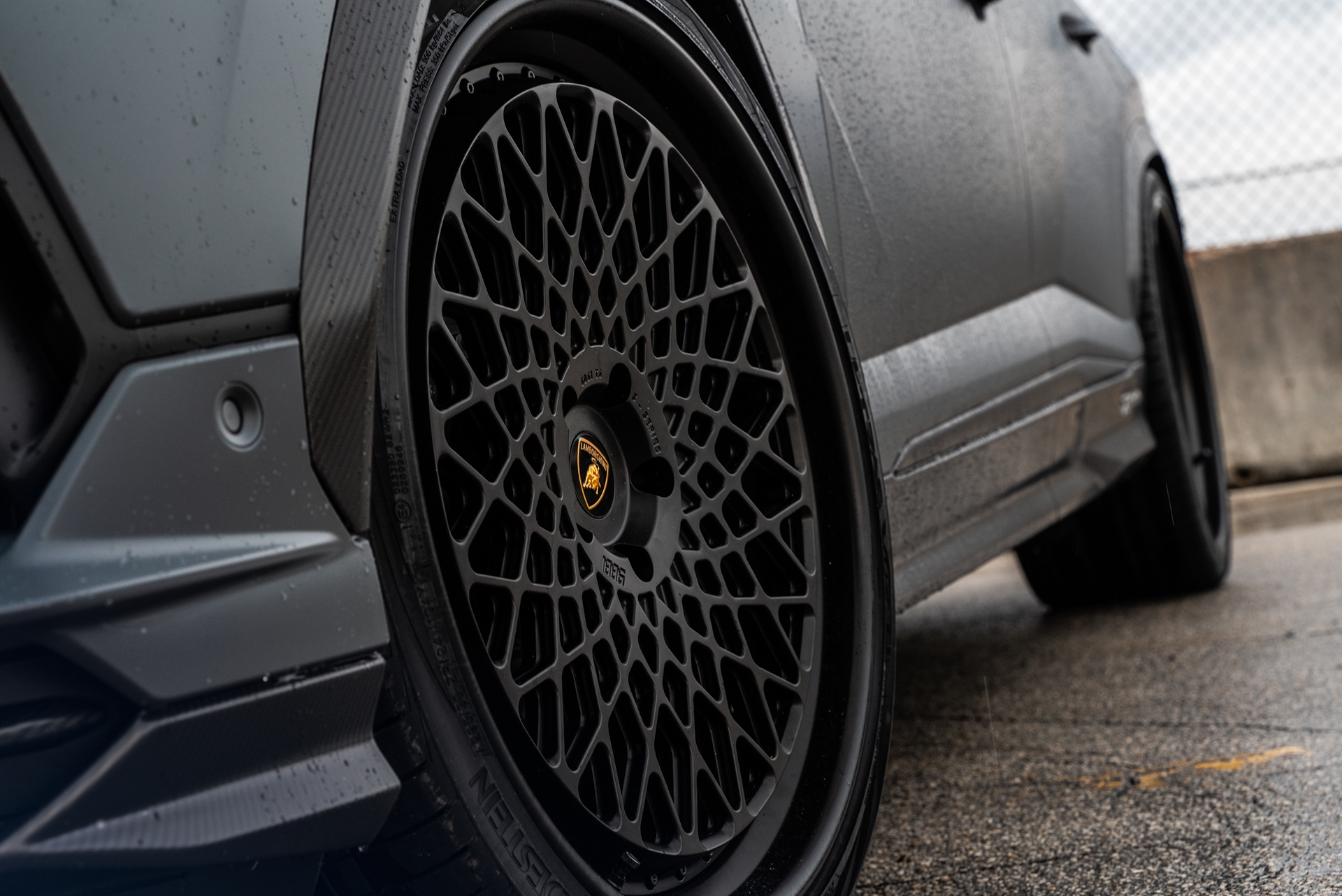 Lamborghini Urus Performante | Grigio Telesto Matt | on 1886 S009 | Satin Black