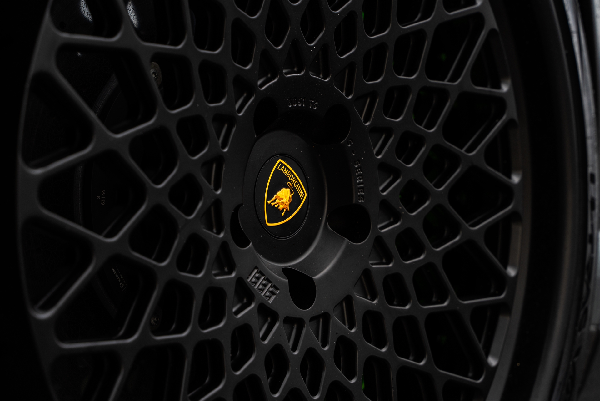 Lamborghini Urus Performante | Grigio Telesto Matt | on 1886 S009 | Satin Black