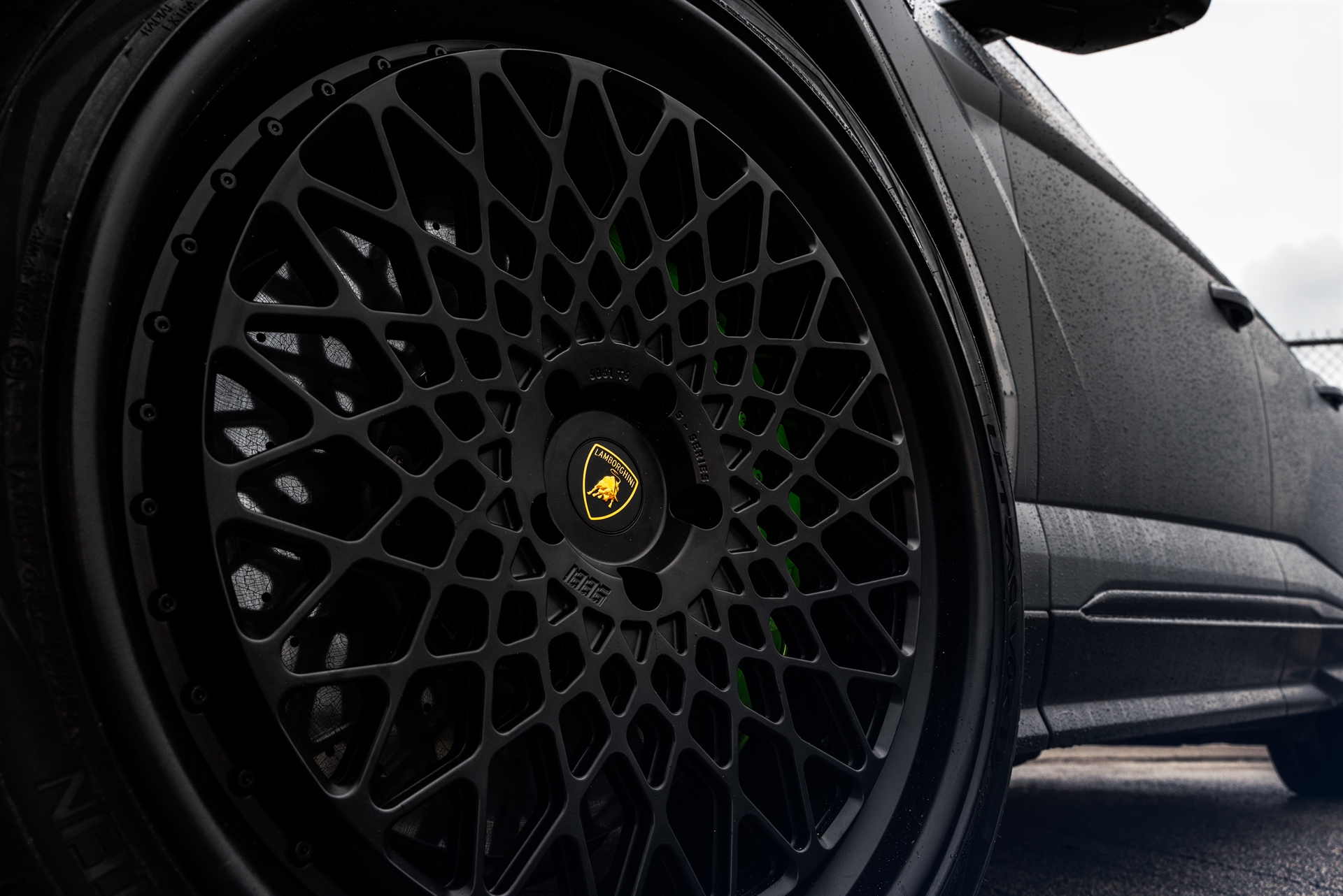 Lamborghini Urus Performante | Grigio Telesto Matt | on 1886 S009 | Satin Black