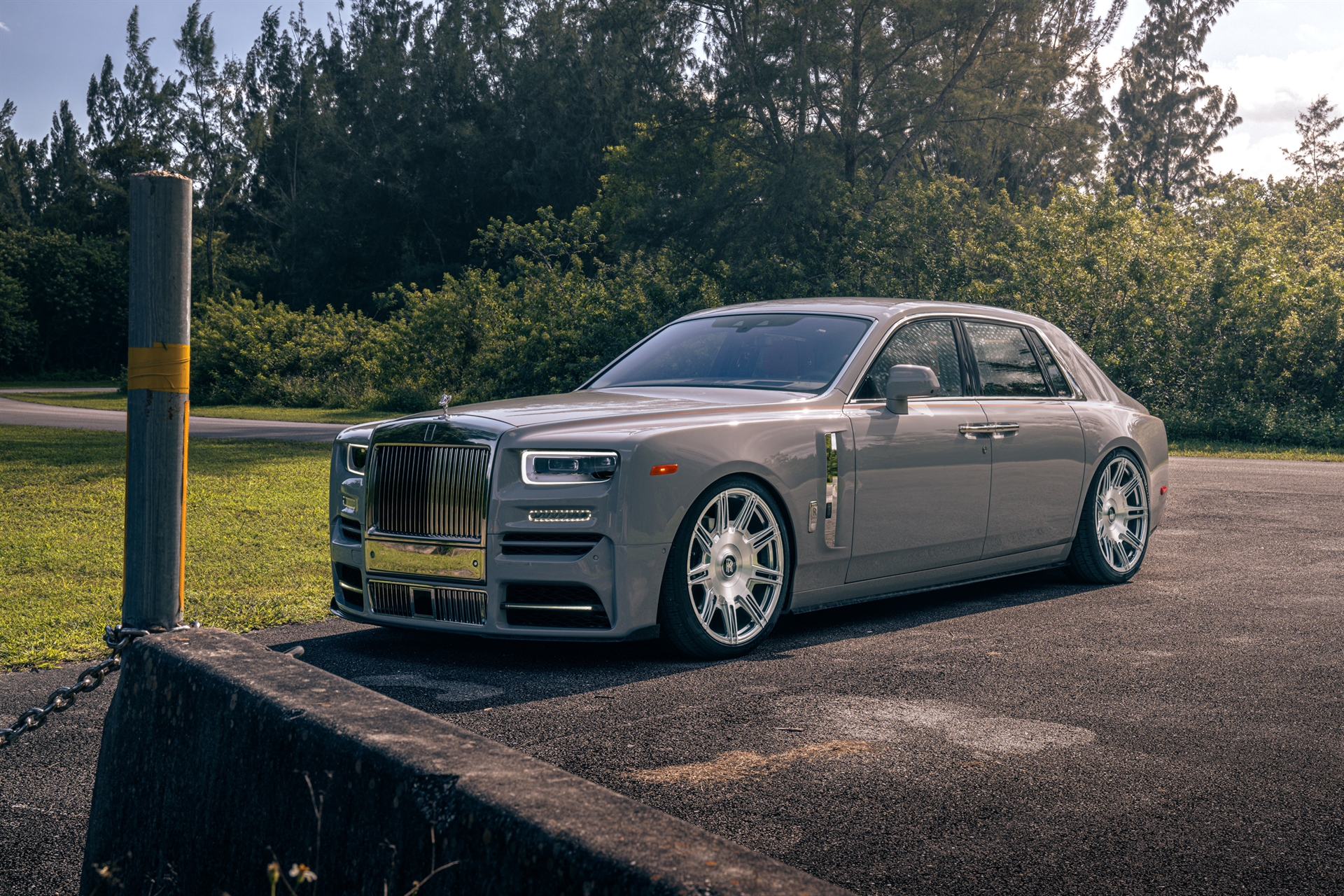 Rolls Royce Phantom on Mansory Kit