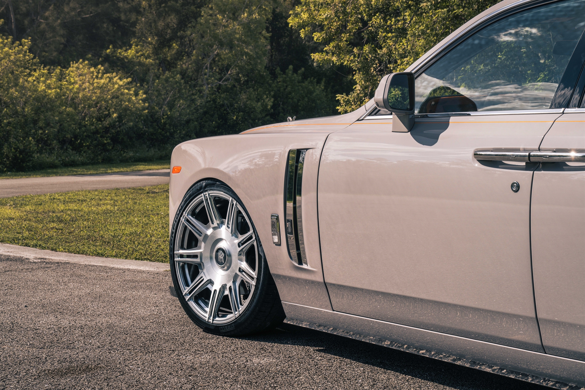 Rolls Royce Phantom on Mansory Kit