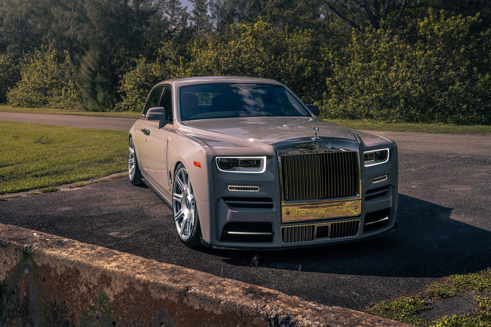 Rolls Royce Phantom on Mansory Kit