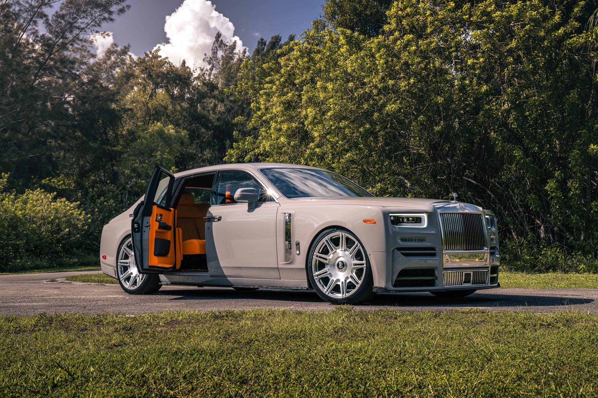 Rolls Royce Phantom on Mansory Kit