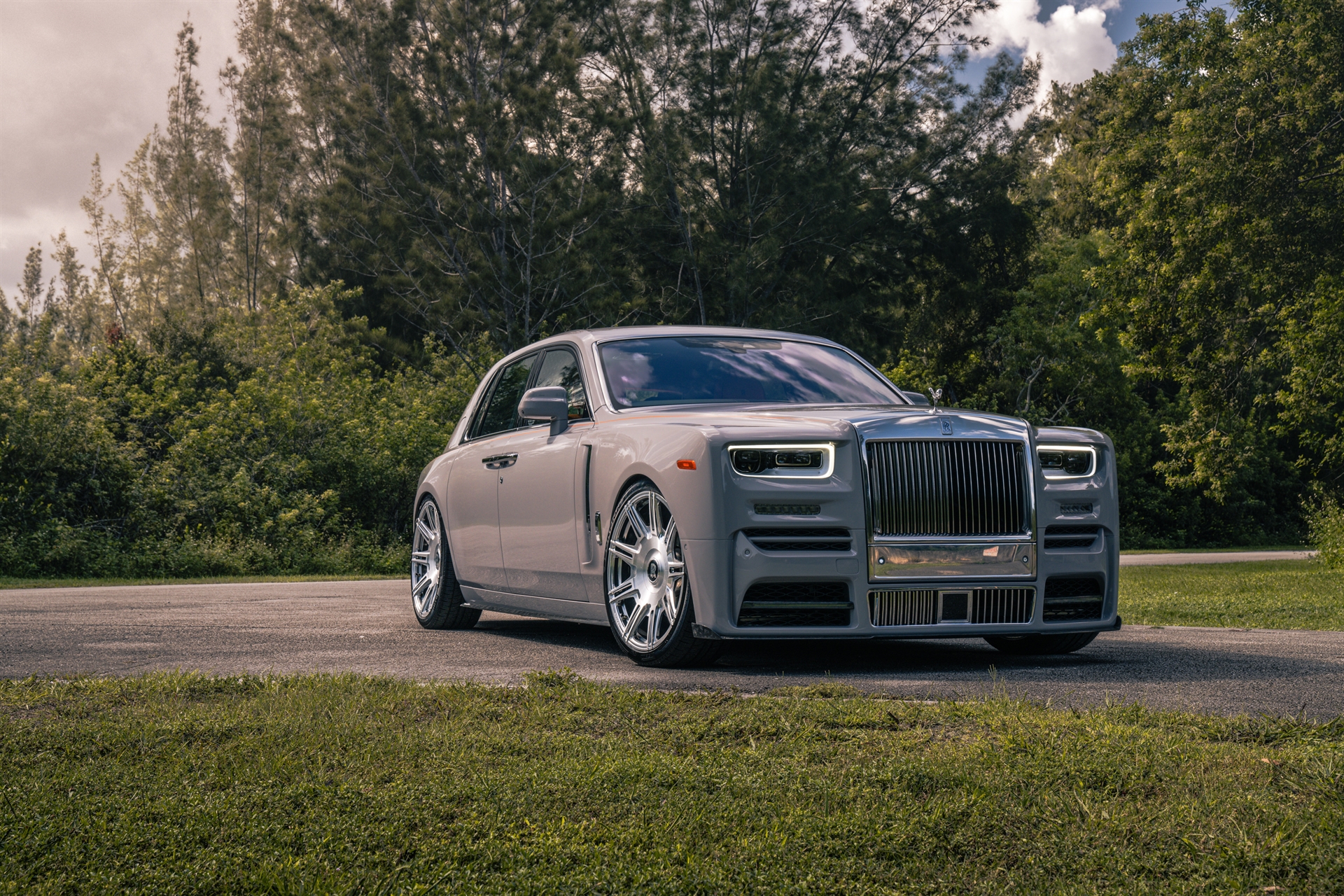 Rolls Royce Phantom on Mansory Kit