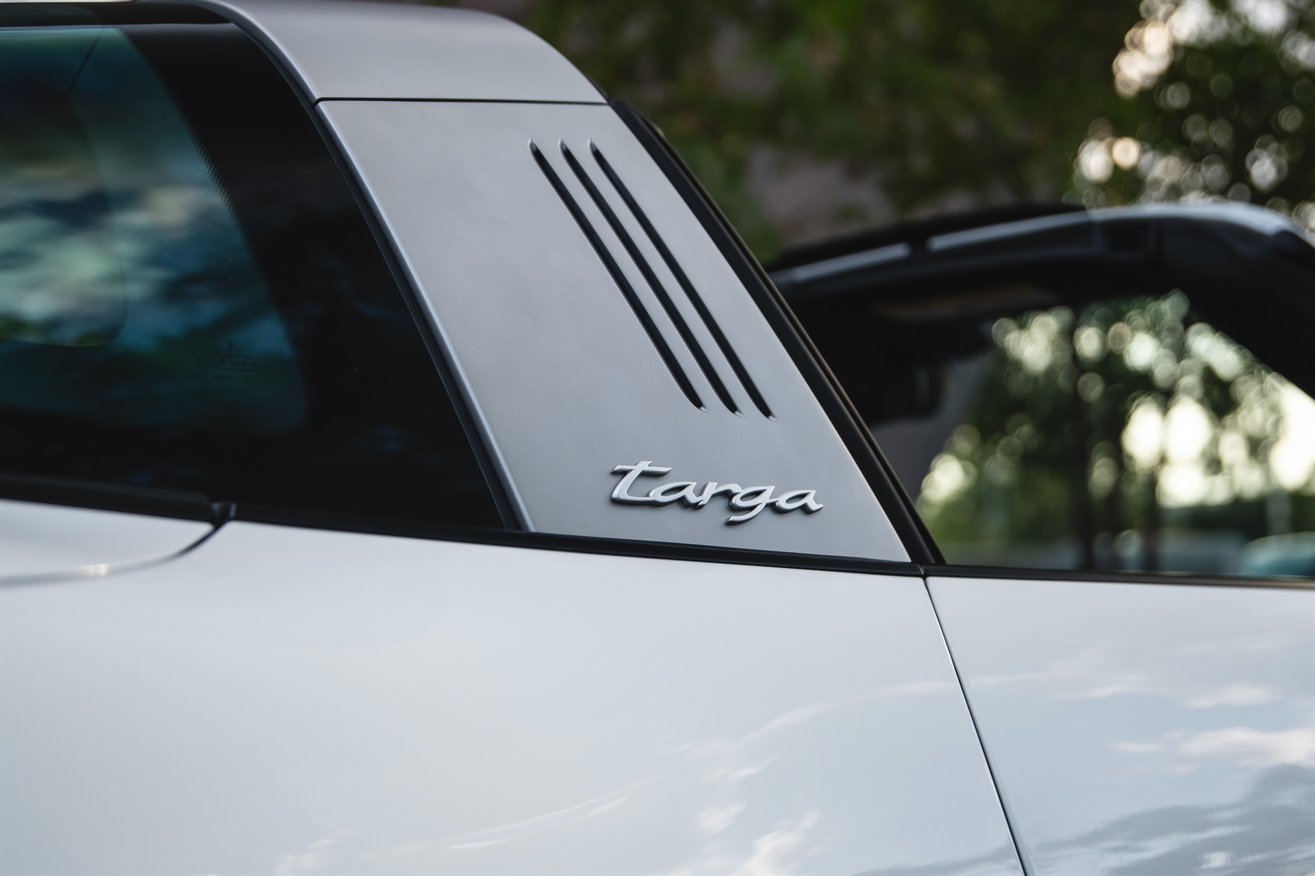 Porsche 992 Targa on  HRE 527 FMR