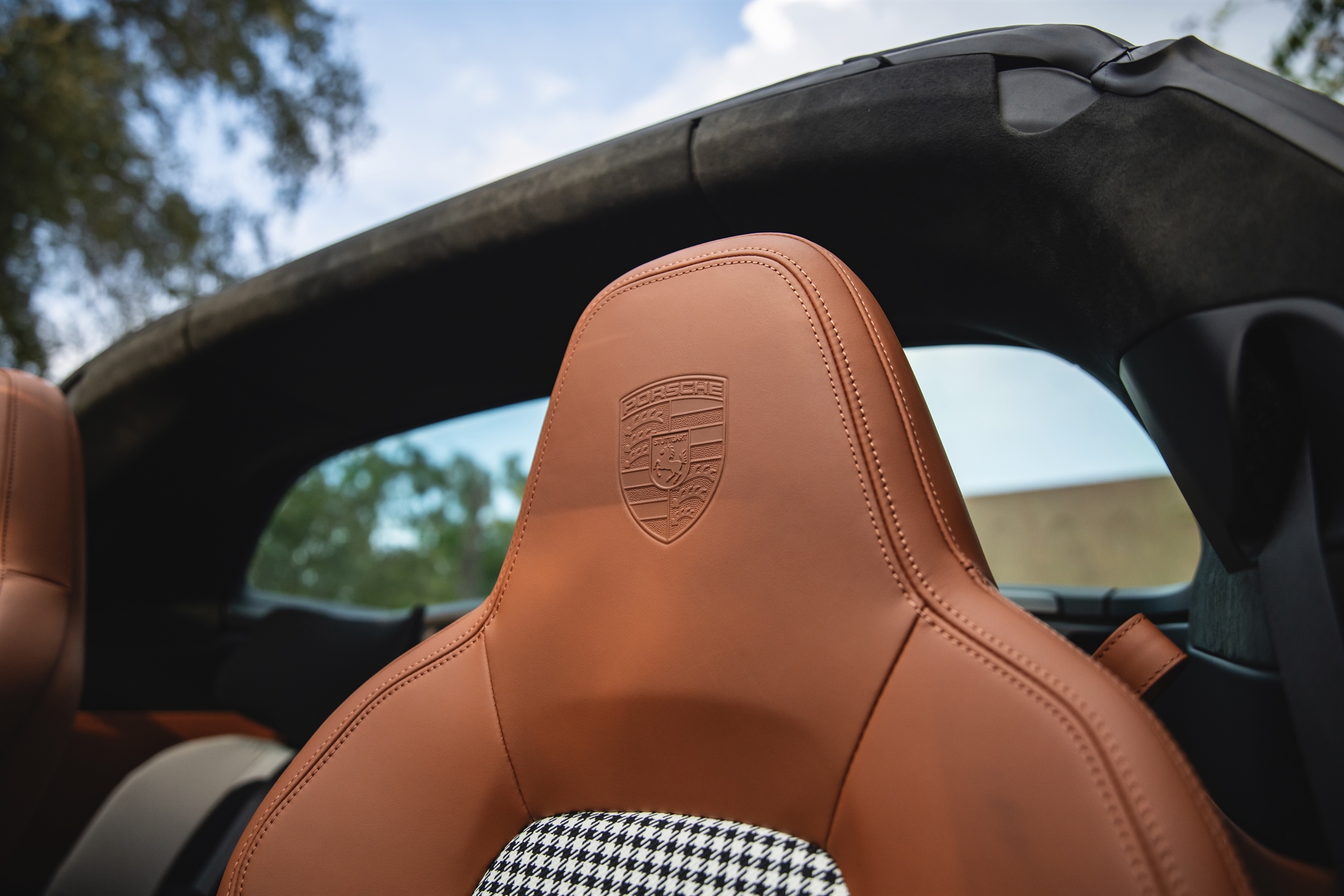 Porsche 992 Targa on  HRE 527 FMR