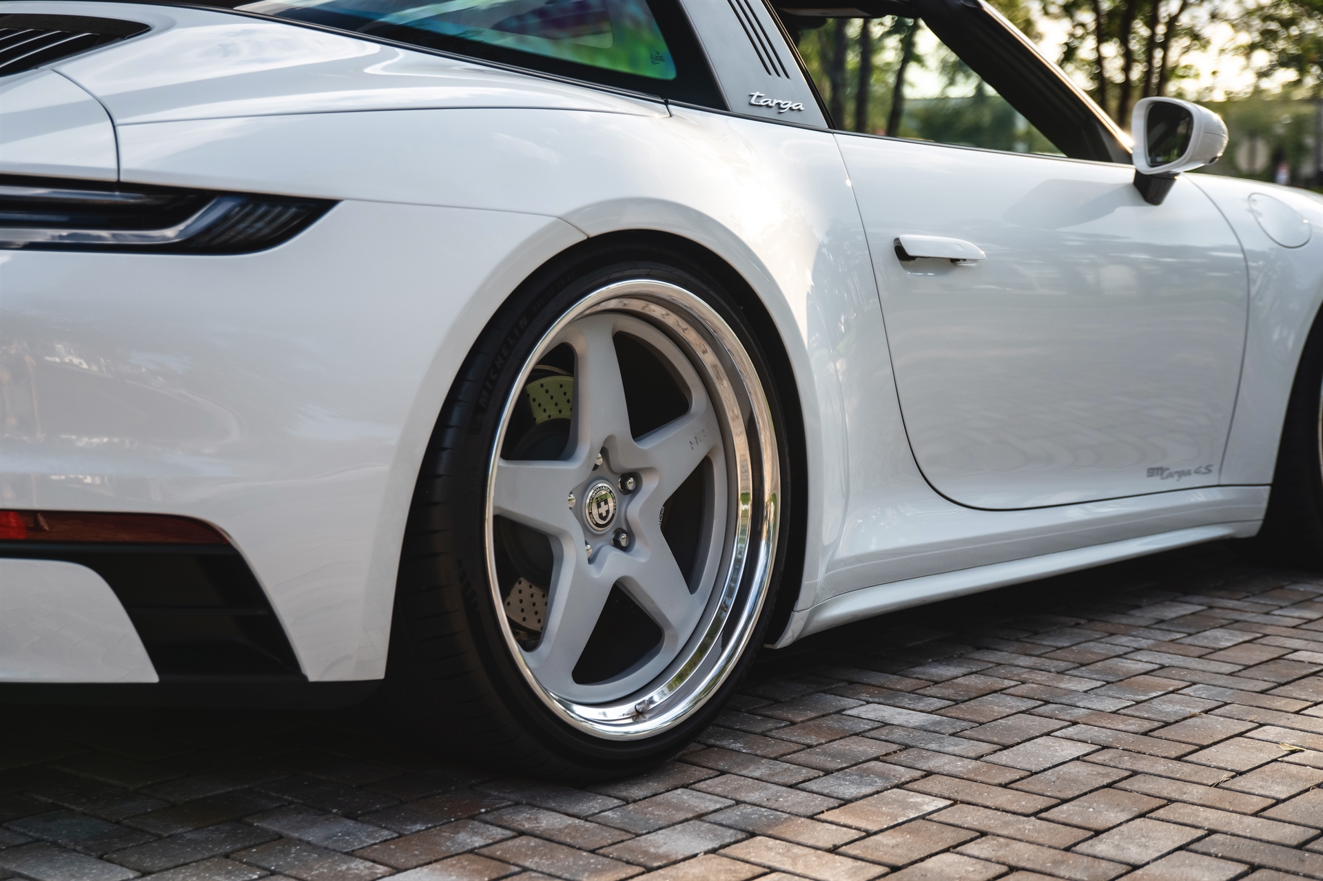 Porsche 992 Targa on  HRE 527 FMR