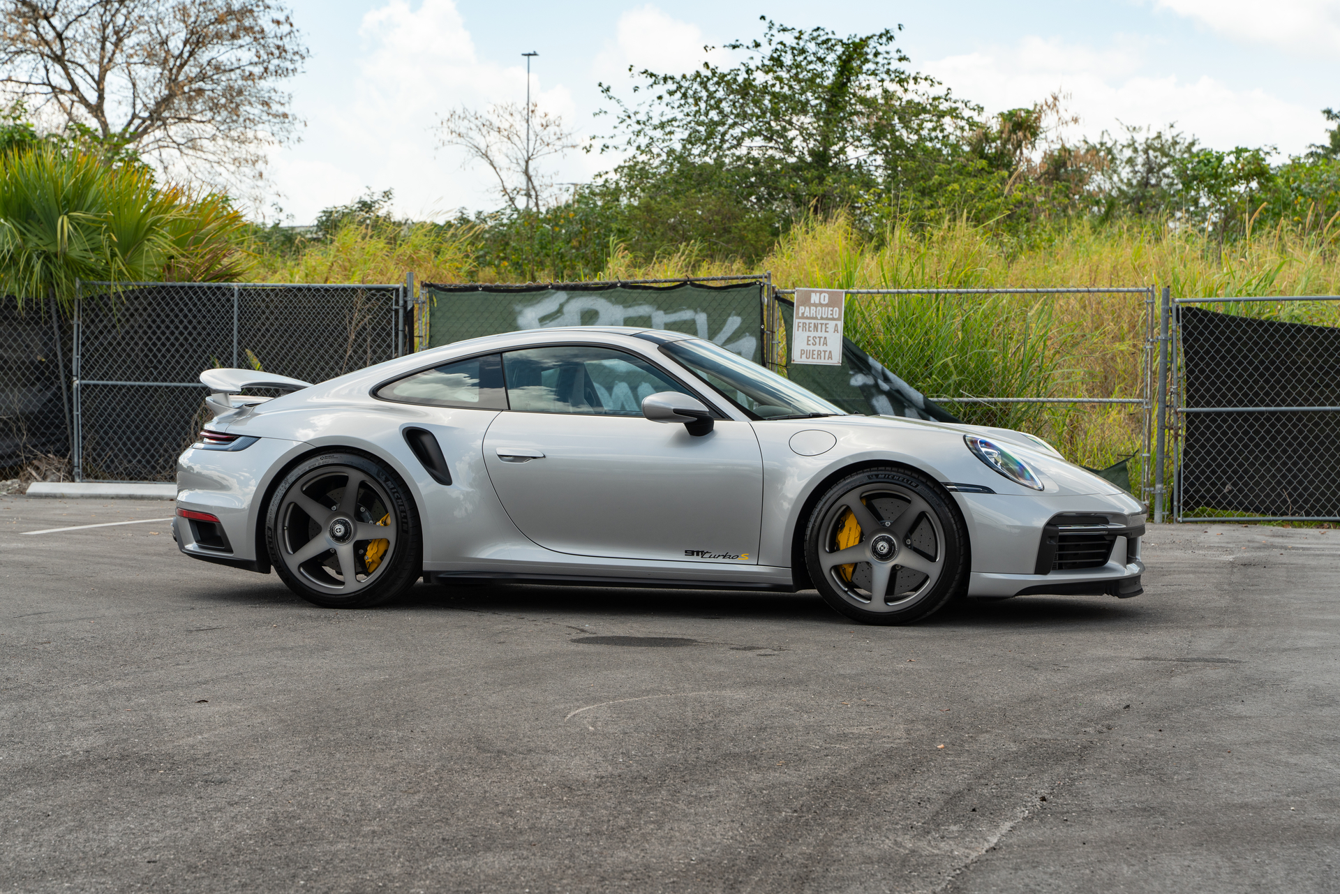 Porsche 992 Turbo S | GT Silver | on HRE 305M | Frozen Dark Polished