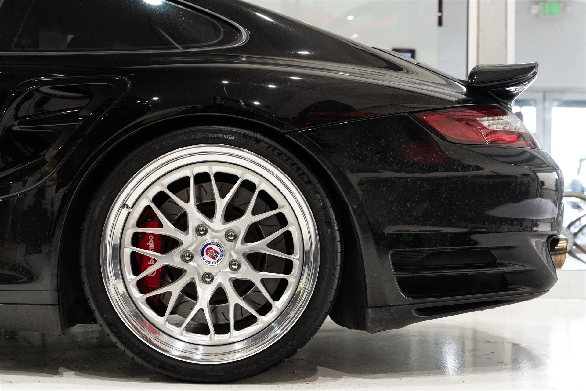 Porsche 997 on HRE Wheels 520 FMR