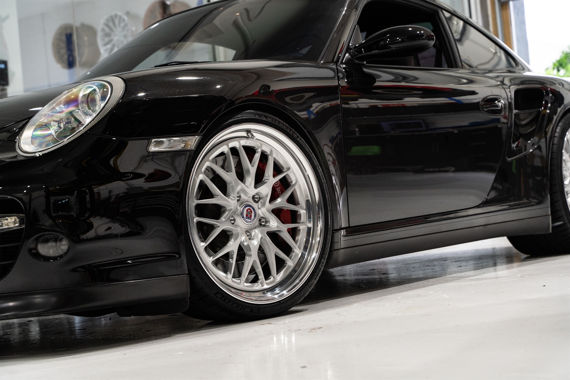 Porsche 997 on HRE Wheels 520 FMR