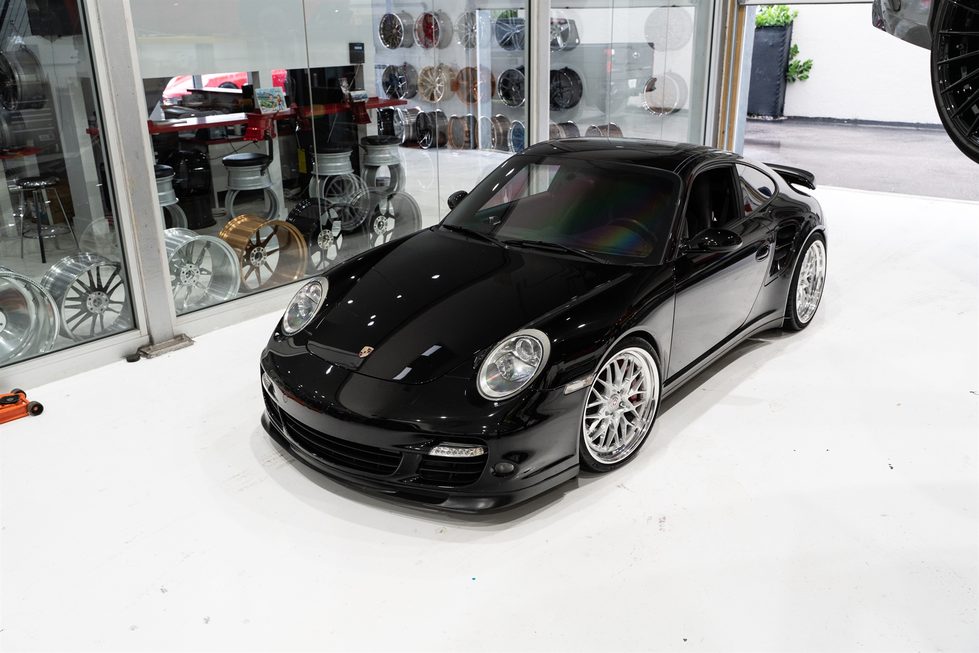 Porsche 997 on HRE Wheels 520 FMR