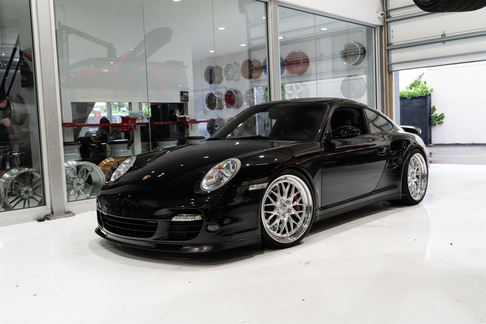 Porsche 997 on HRE Wheels 520 FMR