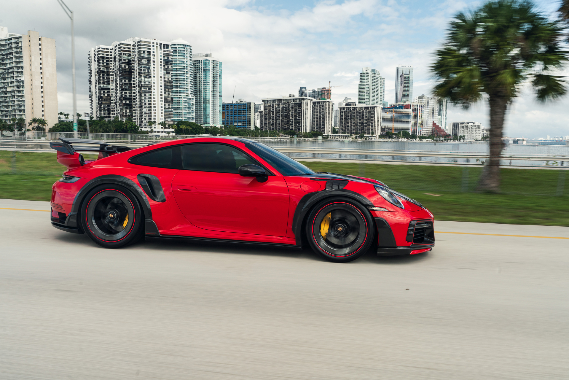 Techart Porsche 992 GT Street R America aerokit and Techart Wheels
