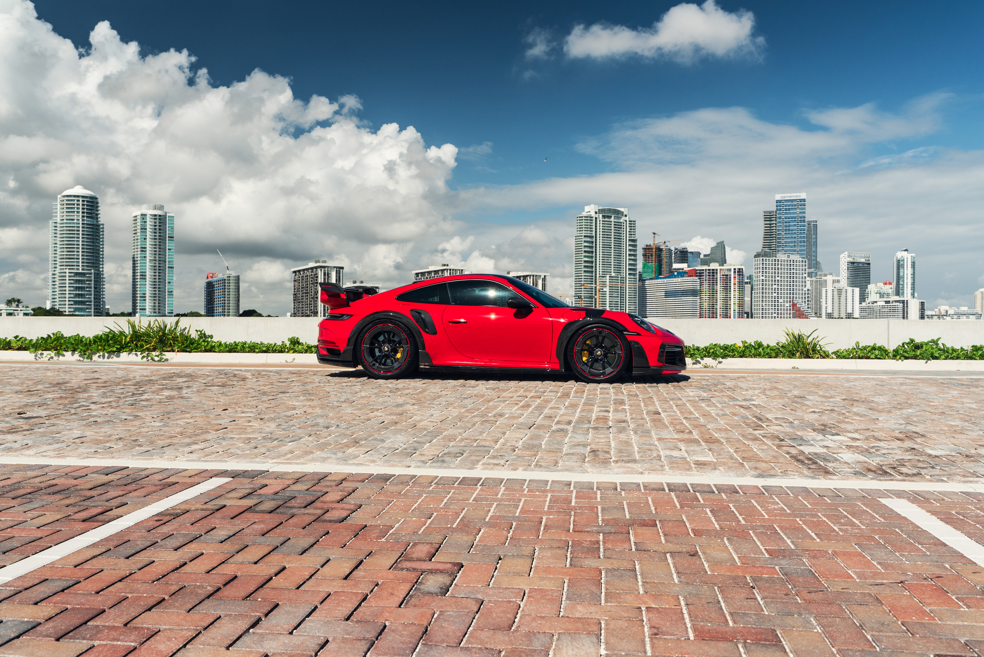 Techart Porsche 992 GT Street R America aerokit and Techart Wheels