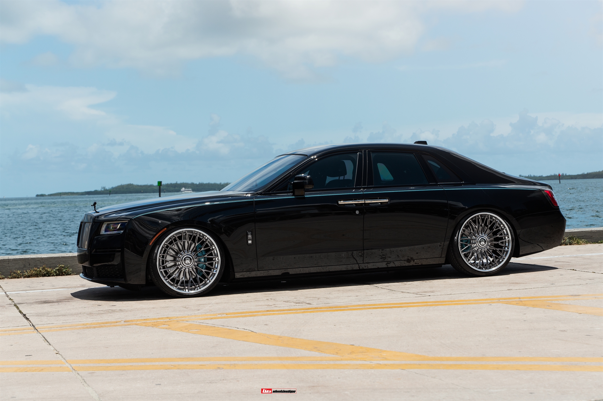 AL13 R100 | Rolls-Royce Ghost Black Badge