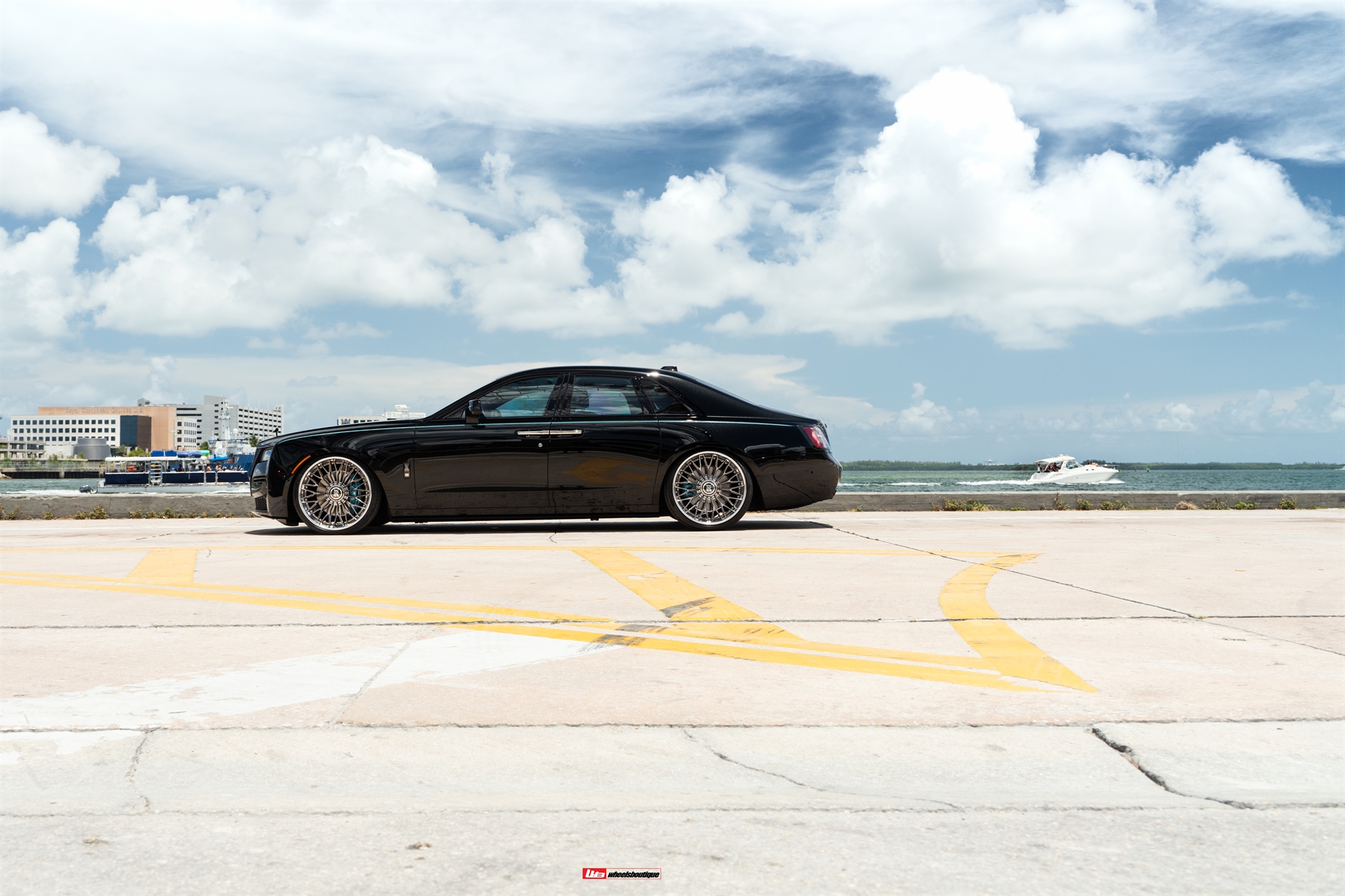 AL13 R100 | Rolls-Royce Ghost Black Badge