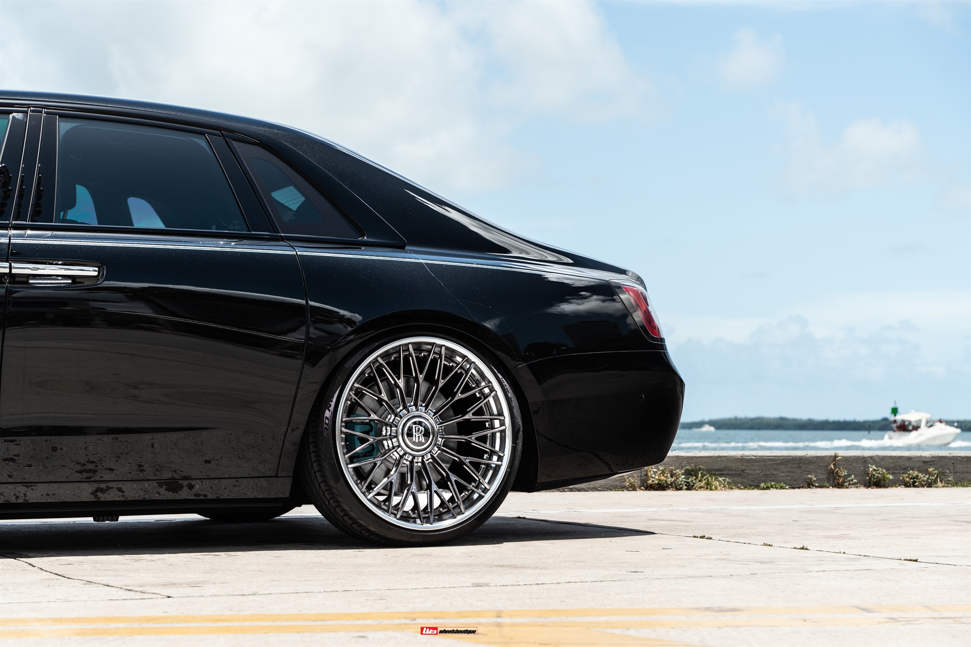 AL13 R100 | Rolls-Royce Ghost Black Badge