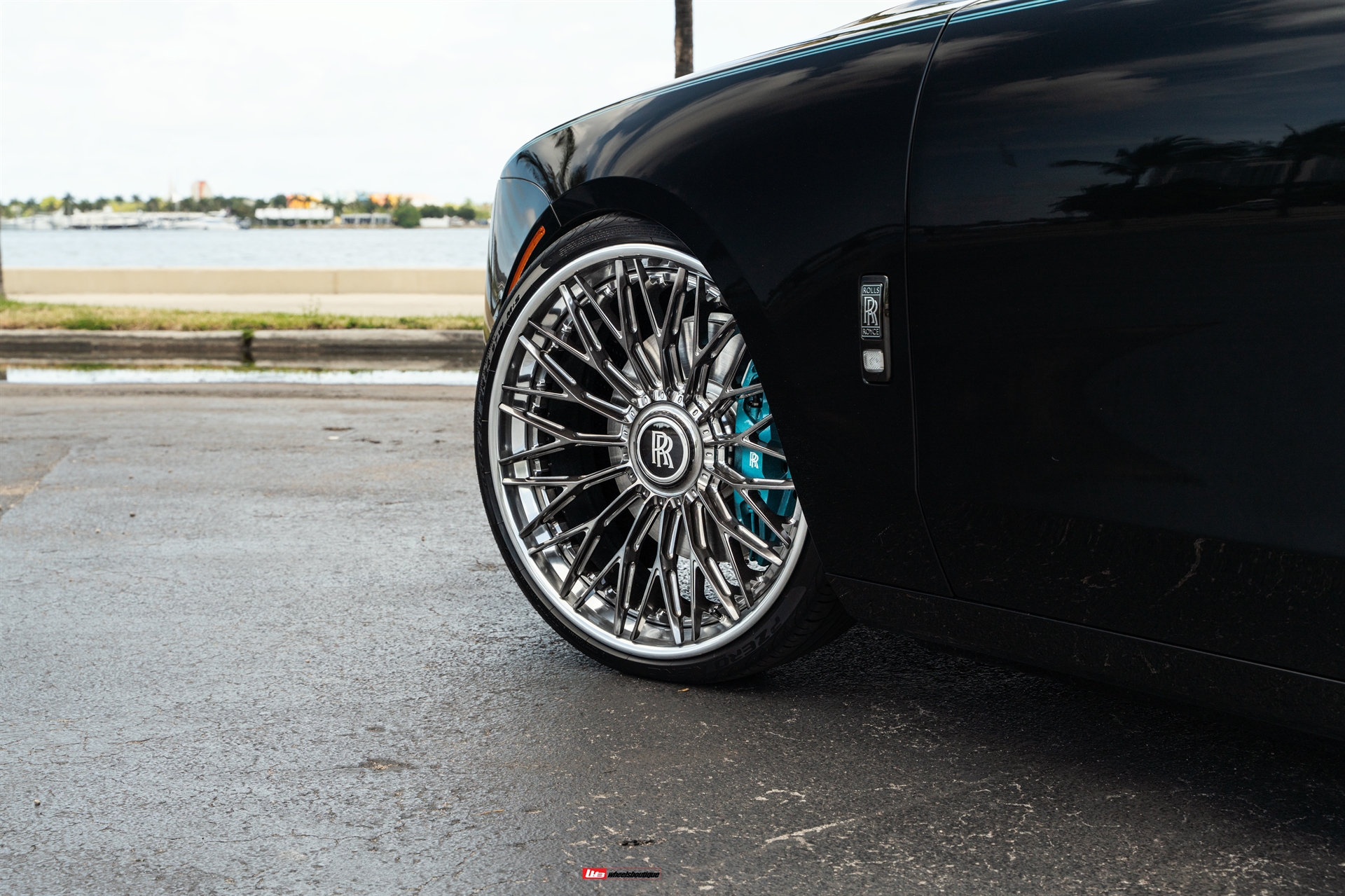 AL13 R100 | Rolls-Royce Ghost Black Badge