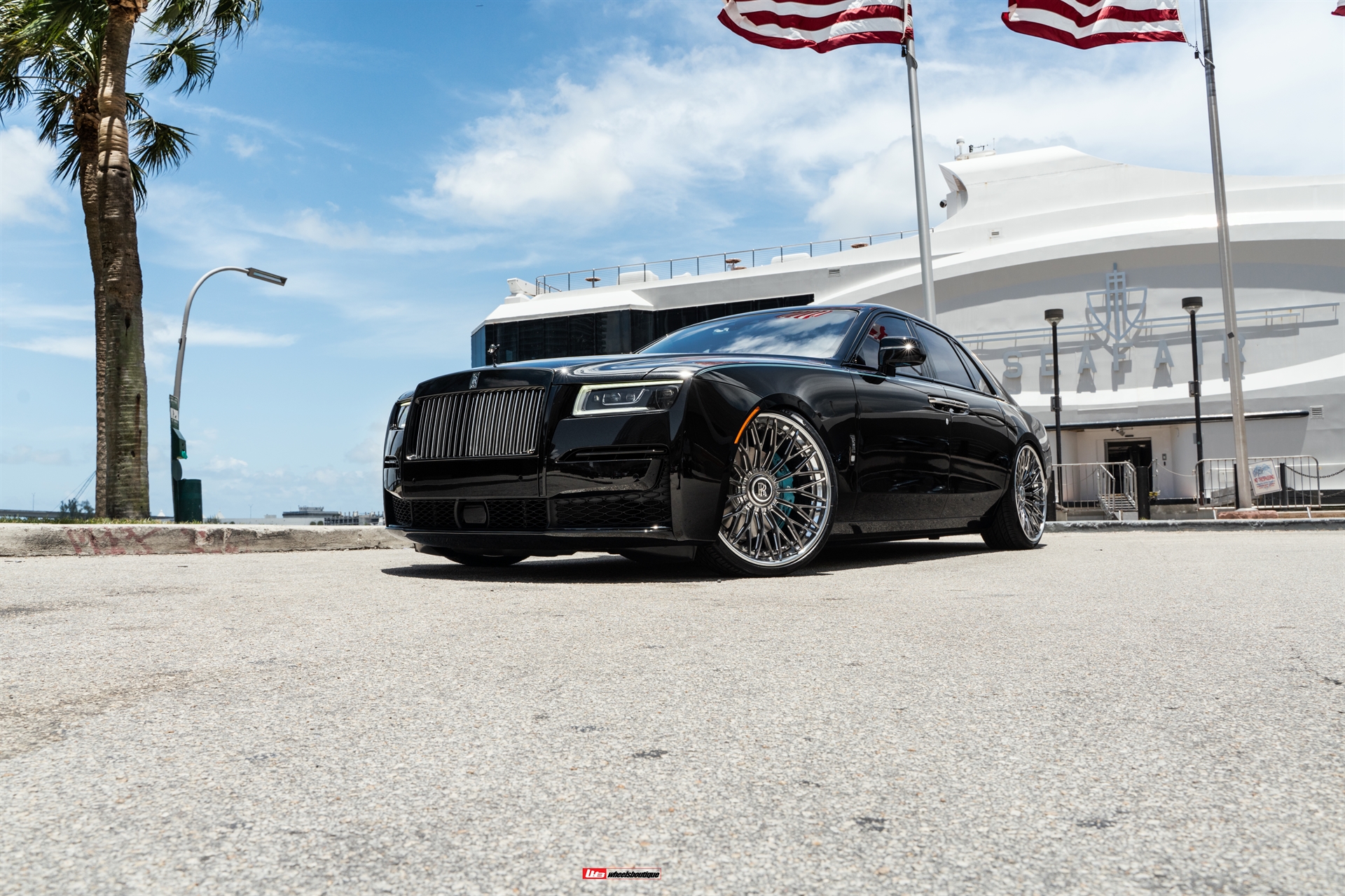AL13 R100 | Rolls-Royce Ghost Black Badge