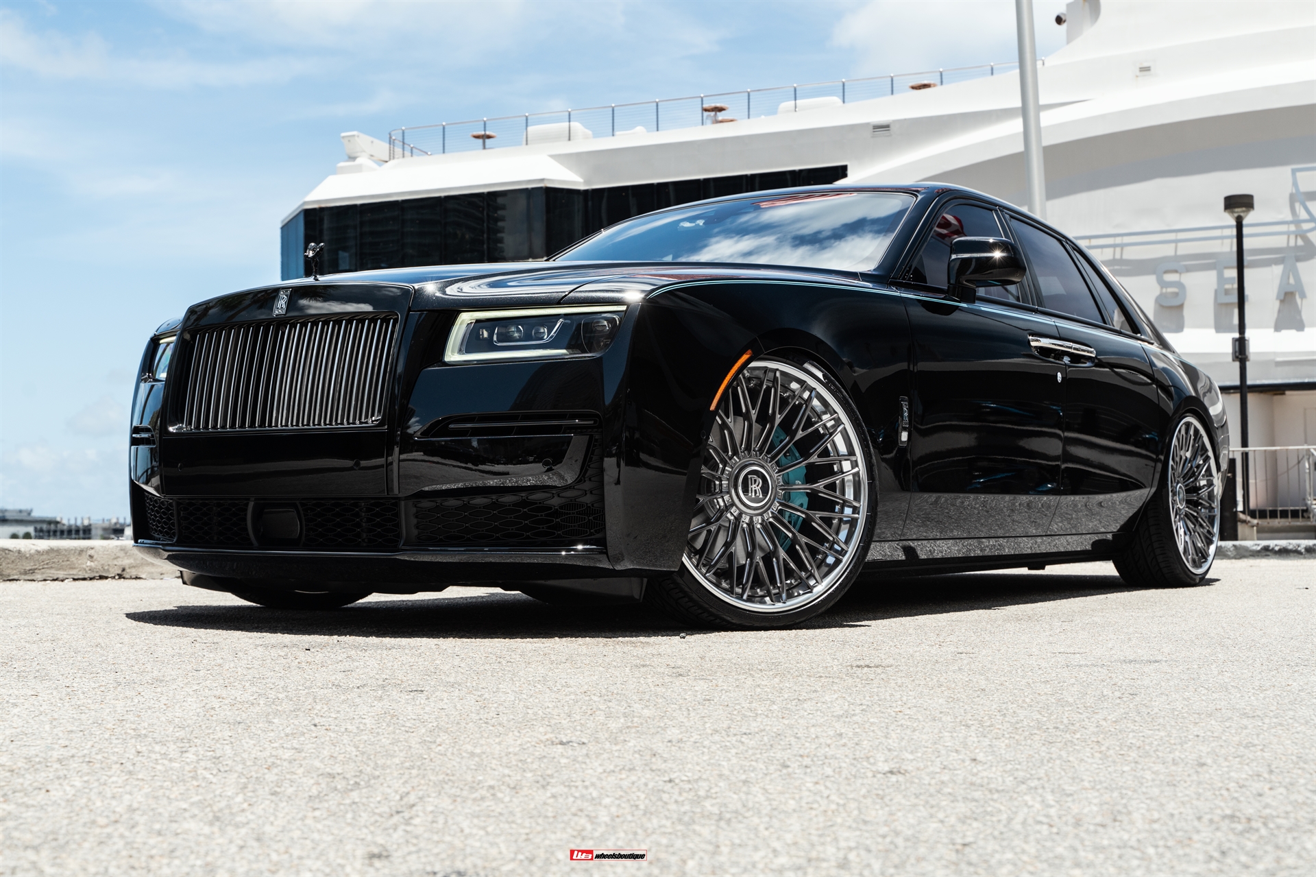 AL13 R100 | Rolls-Royce Ghost Black Badge