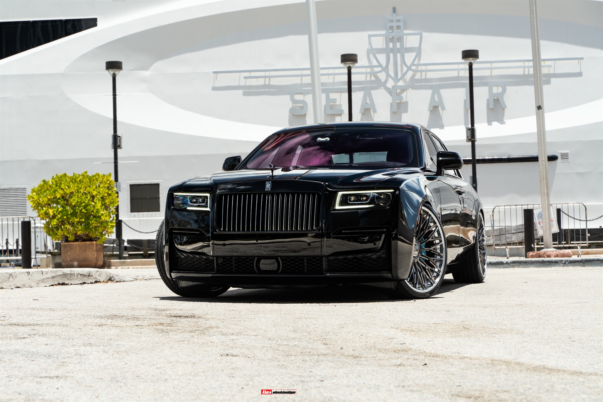 AL13 R100 | Rolls-Royce Ghost Black Badge