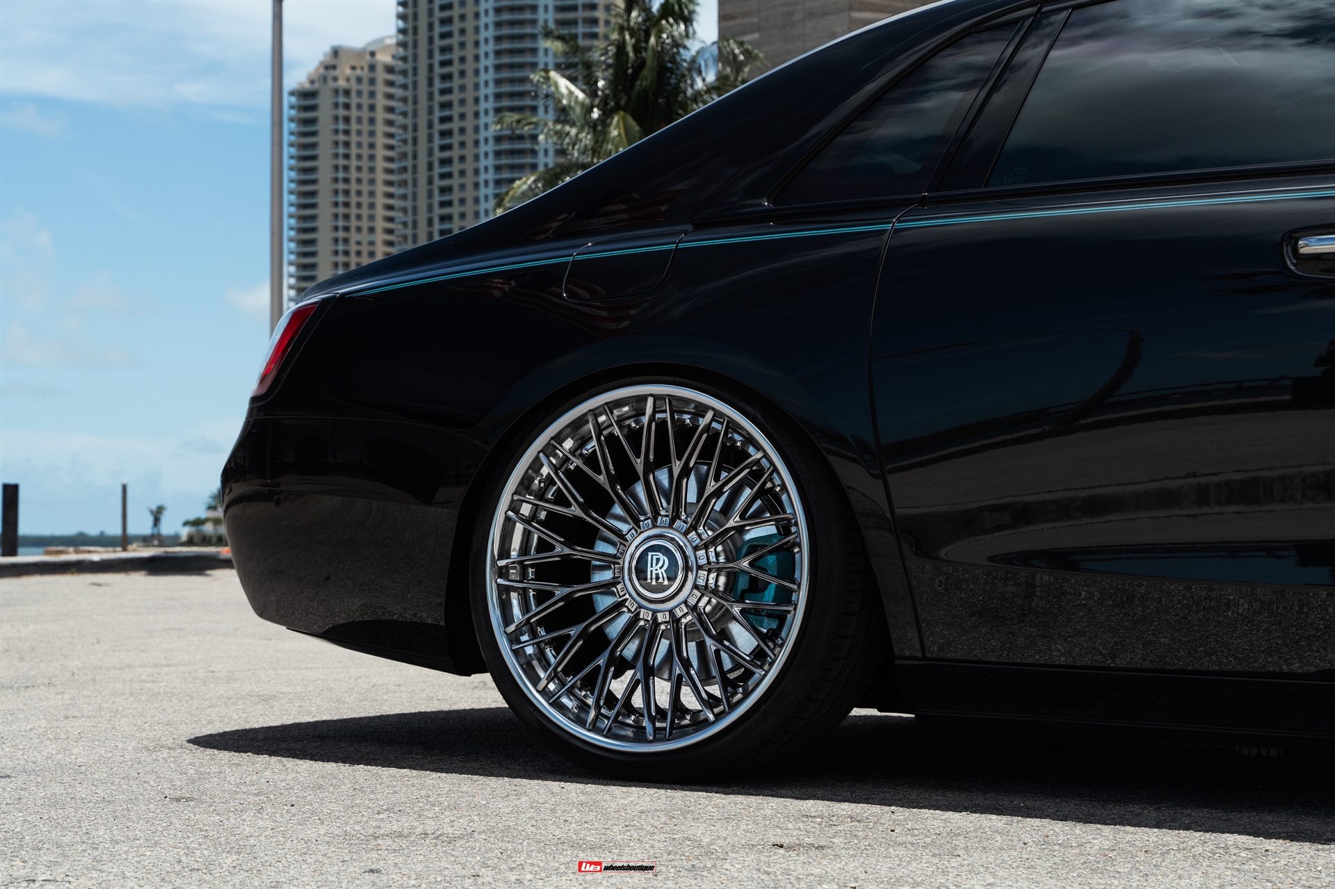 AL13 R100 | Rolls-Royce Ghost Black Badge