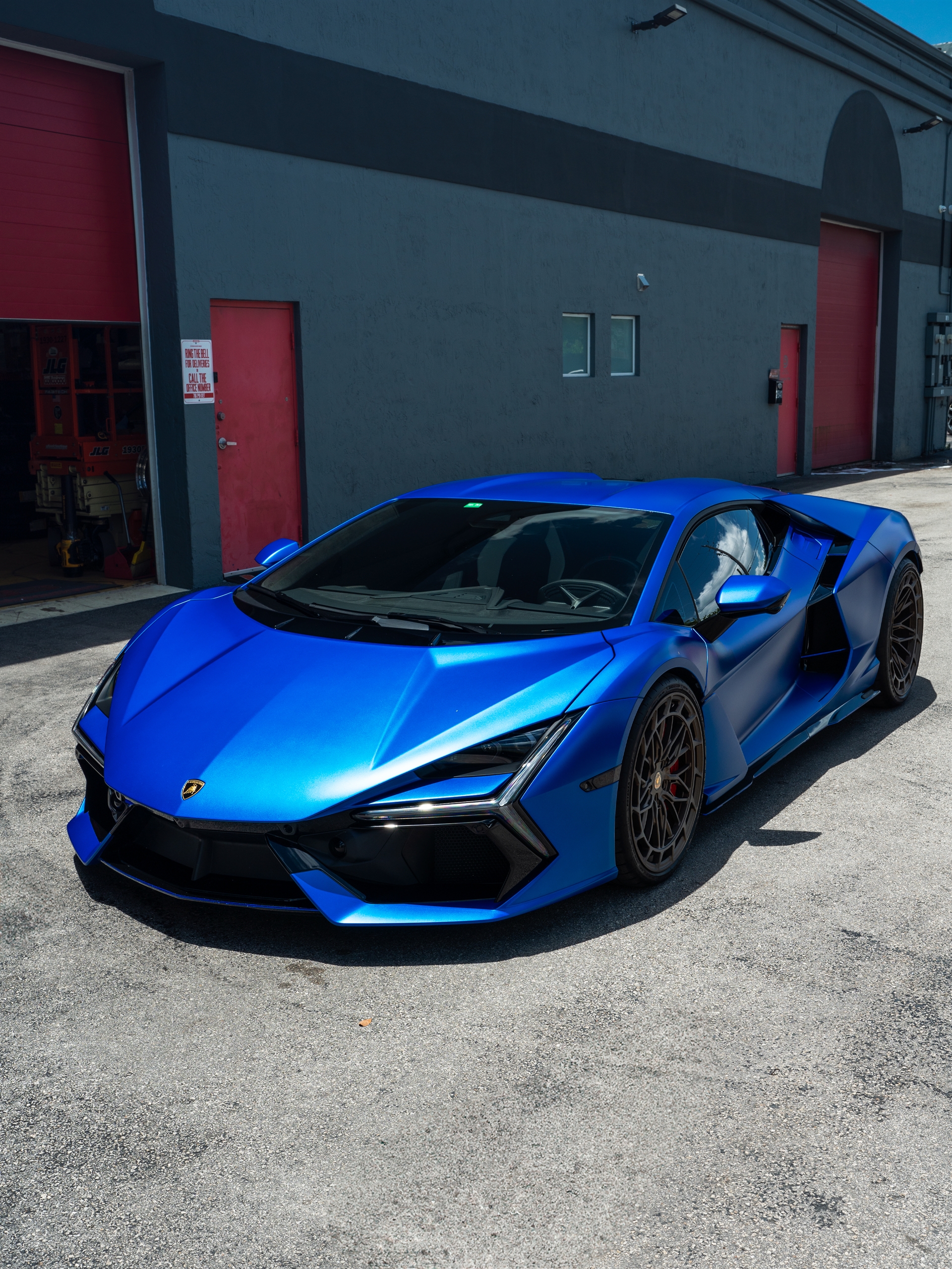 Lamborghini Revuelto | Blu Eleos | on Avant Garde AGL80 | Satin Bronze