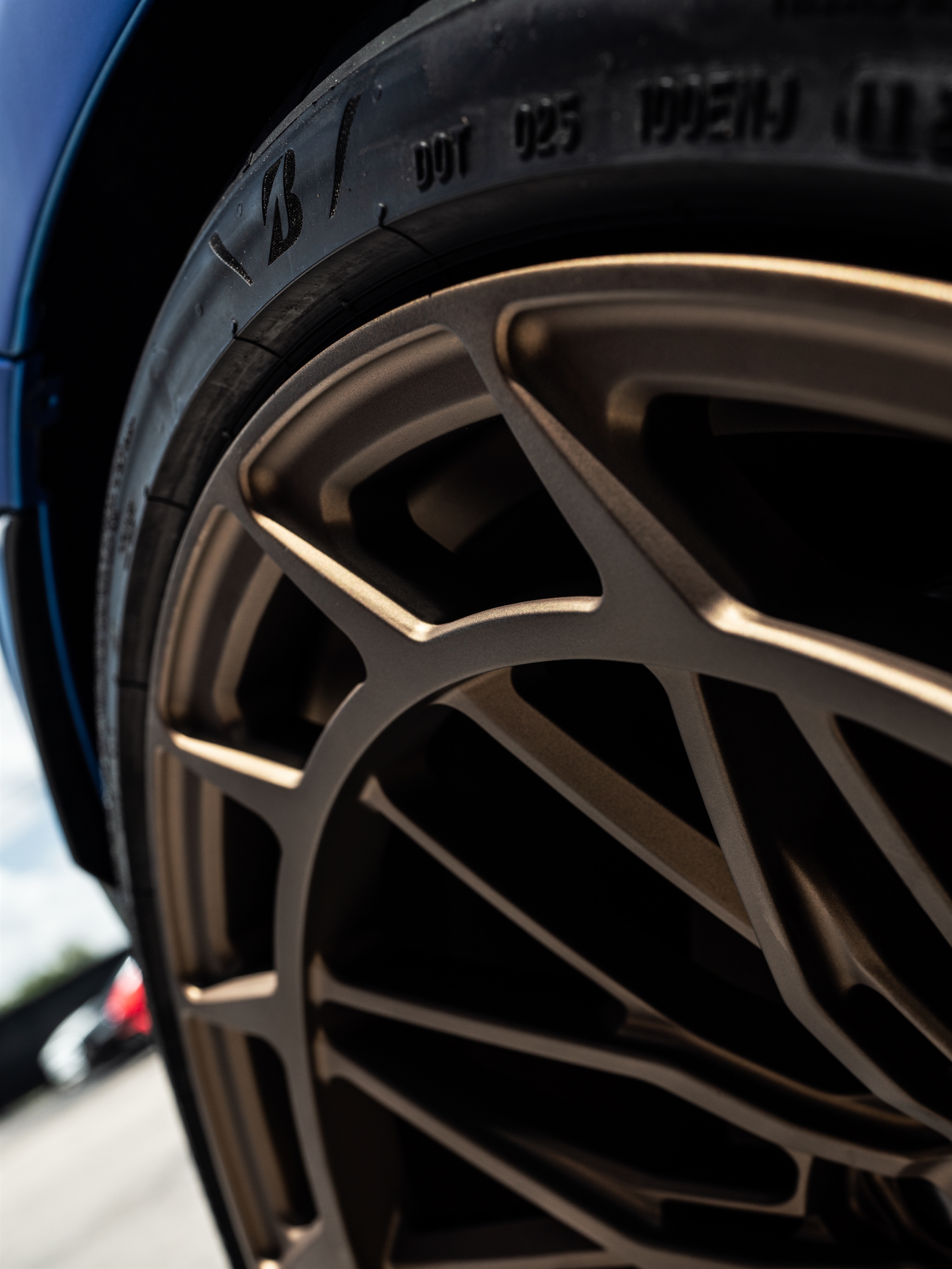 Lamborghini Revuelto | Blu Eleos | on Avant Garde AGL80 | Satin Bronze