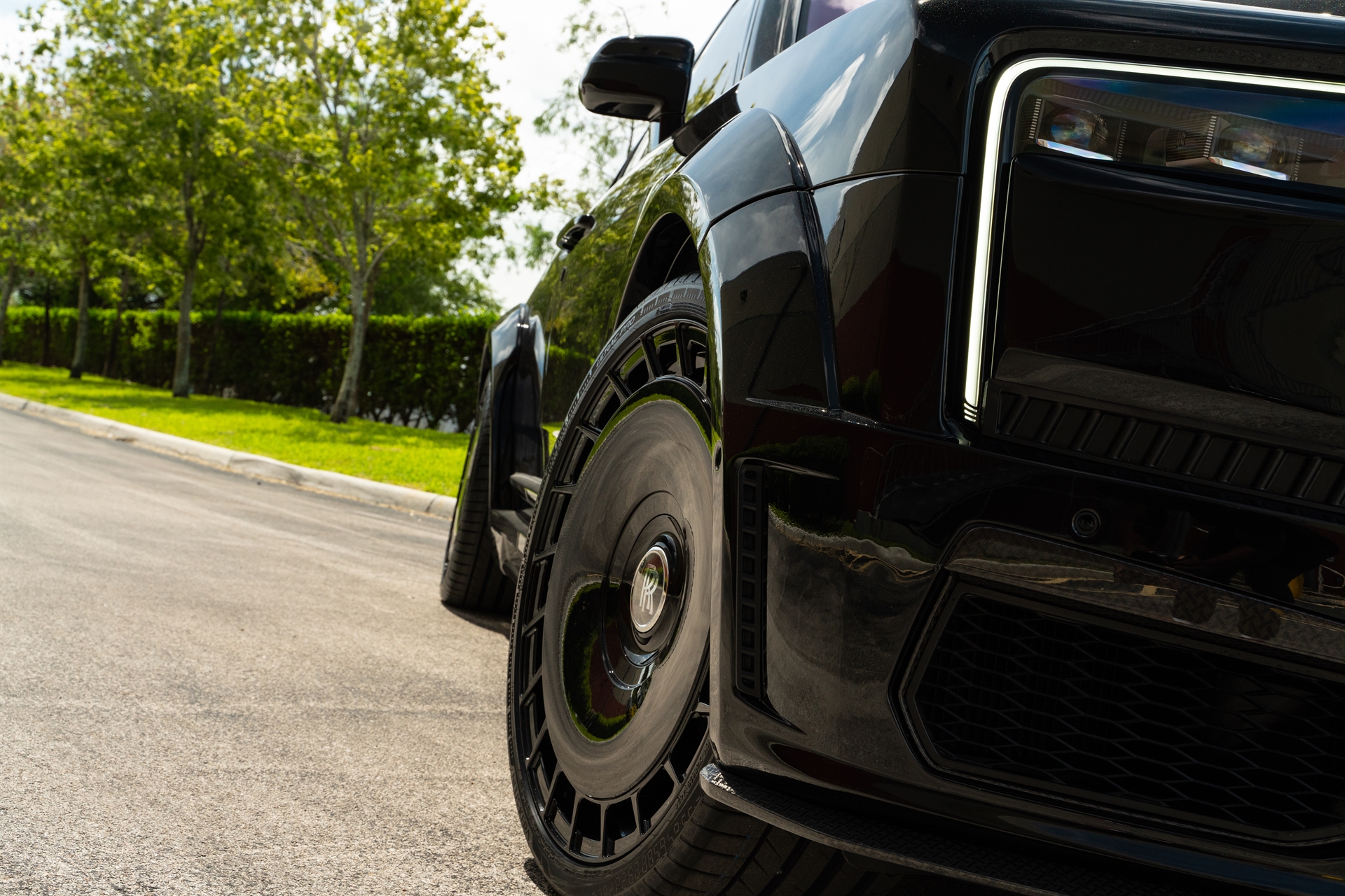 1016 Industries Cullinan Series II | Diamond Black | on Avant Garde SRX-04 | Gloss Black