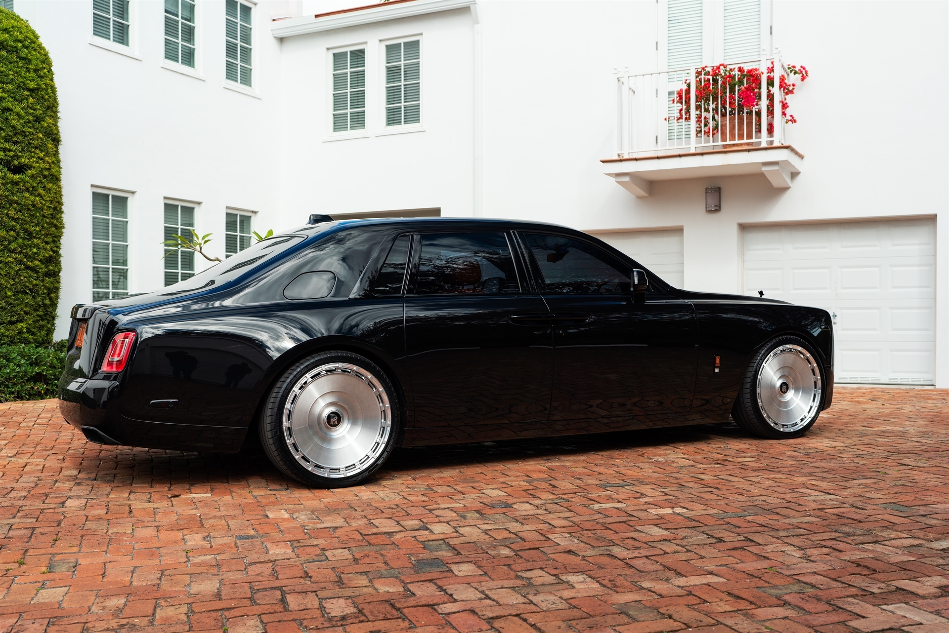 Rolls Royce Phantom | Diamond Black | on Novitec SP3 | Brushed Clear