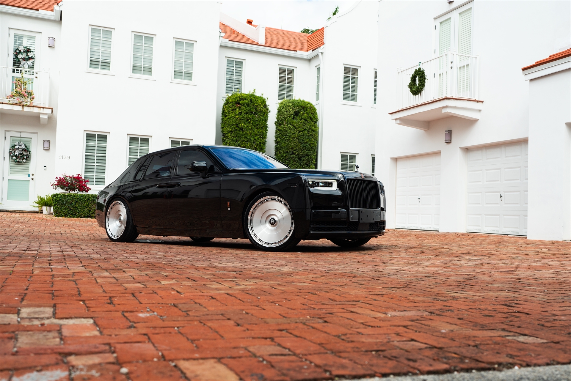 Rolls Royce Phantom | Diamond Black | on Novitec SP3 | Brushed Clear