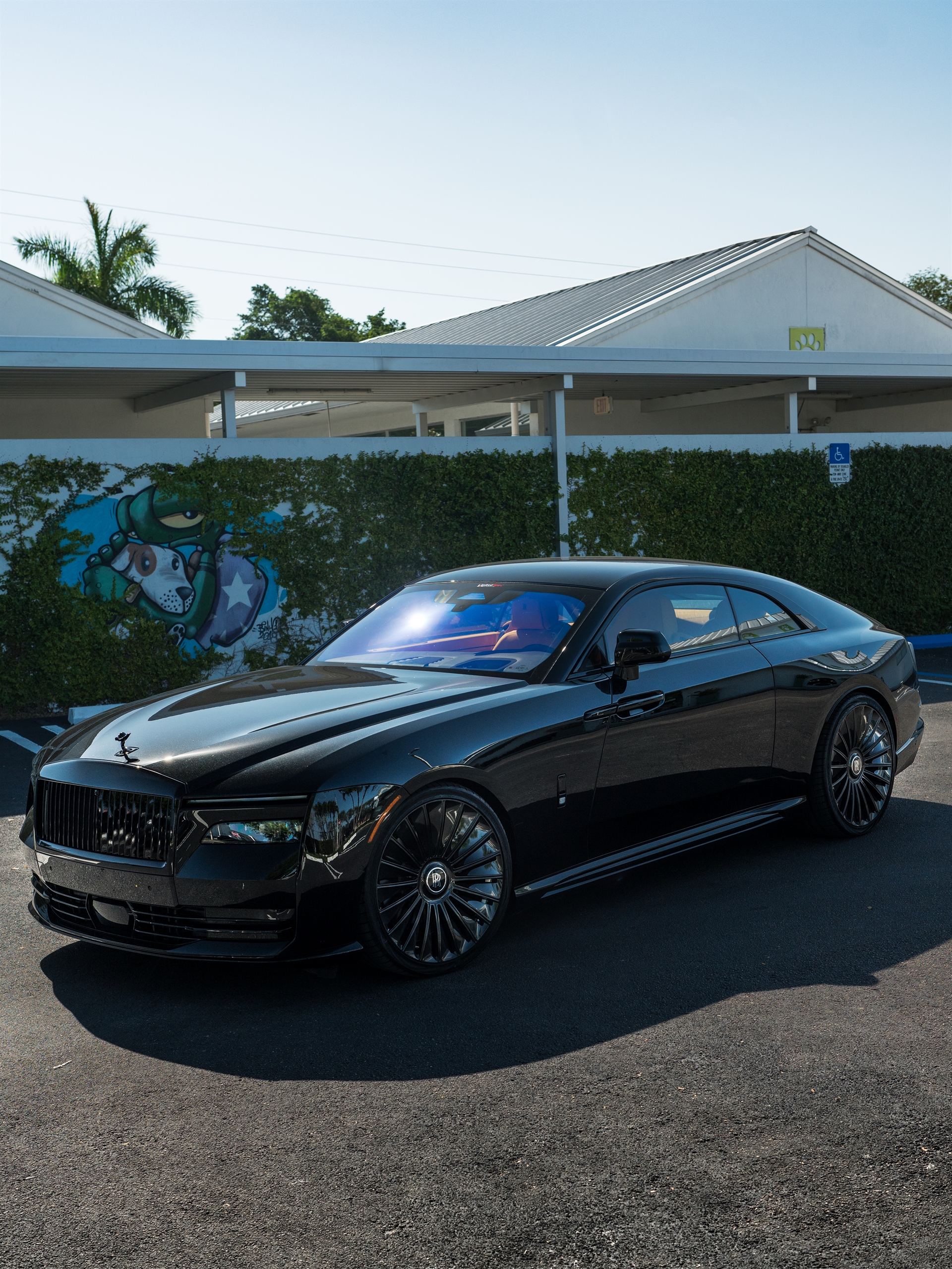 a Rolls Royce Spectre | 1886 G100