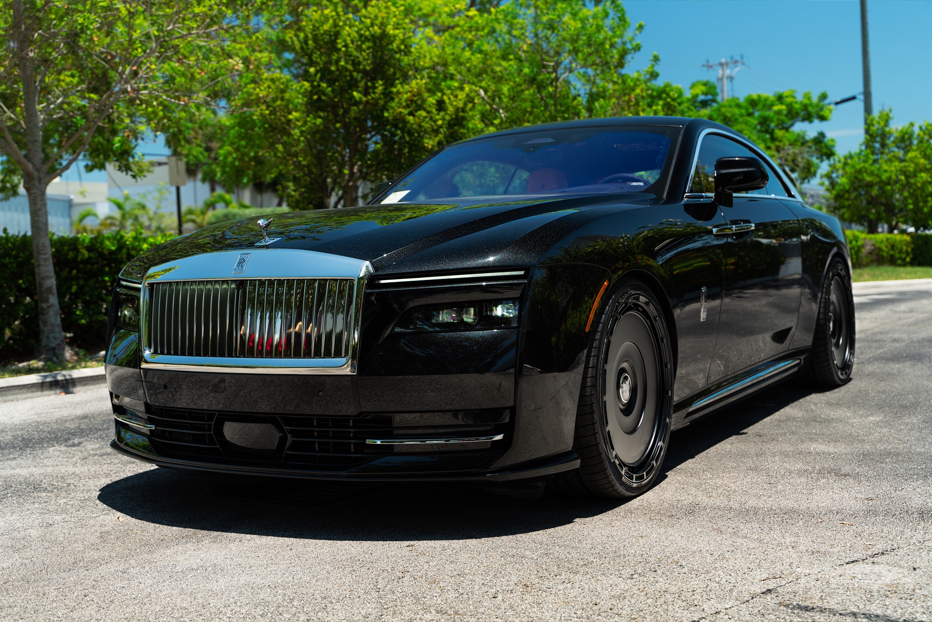 Rolls Royce Spectre | Crystal Over Black | on Novitec SP3 | Satin Black