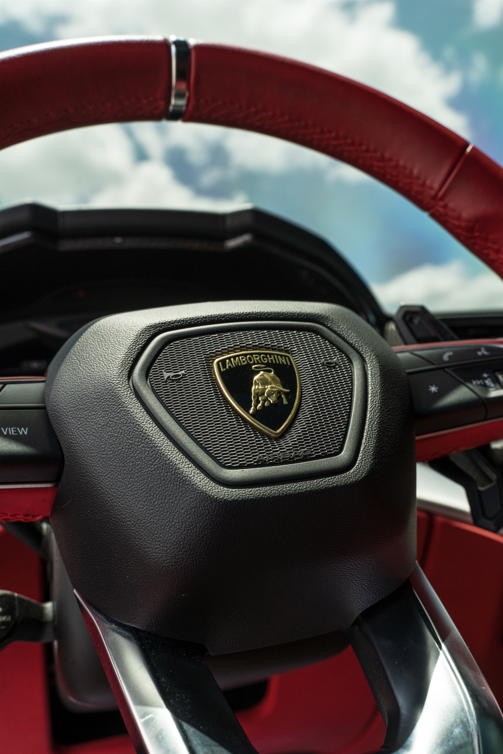 Lamborghini Urus | Rosso Mars | on 1886 S009 | Satin Black