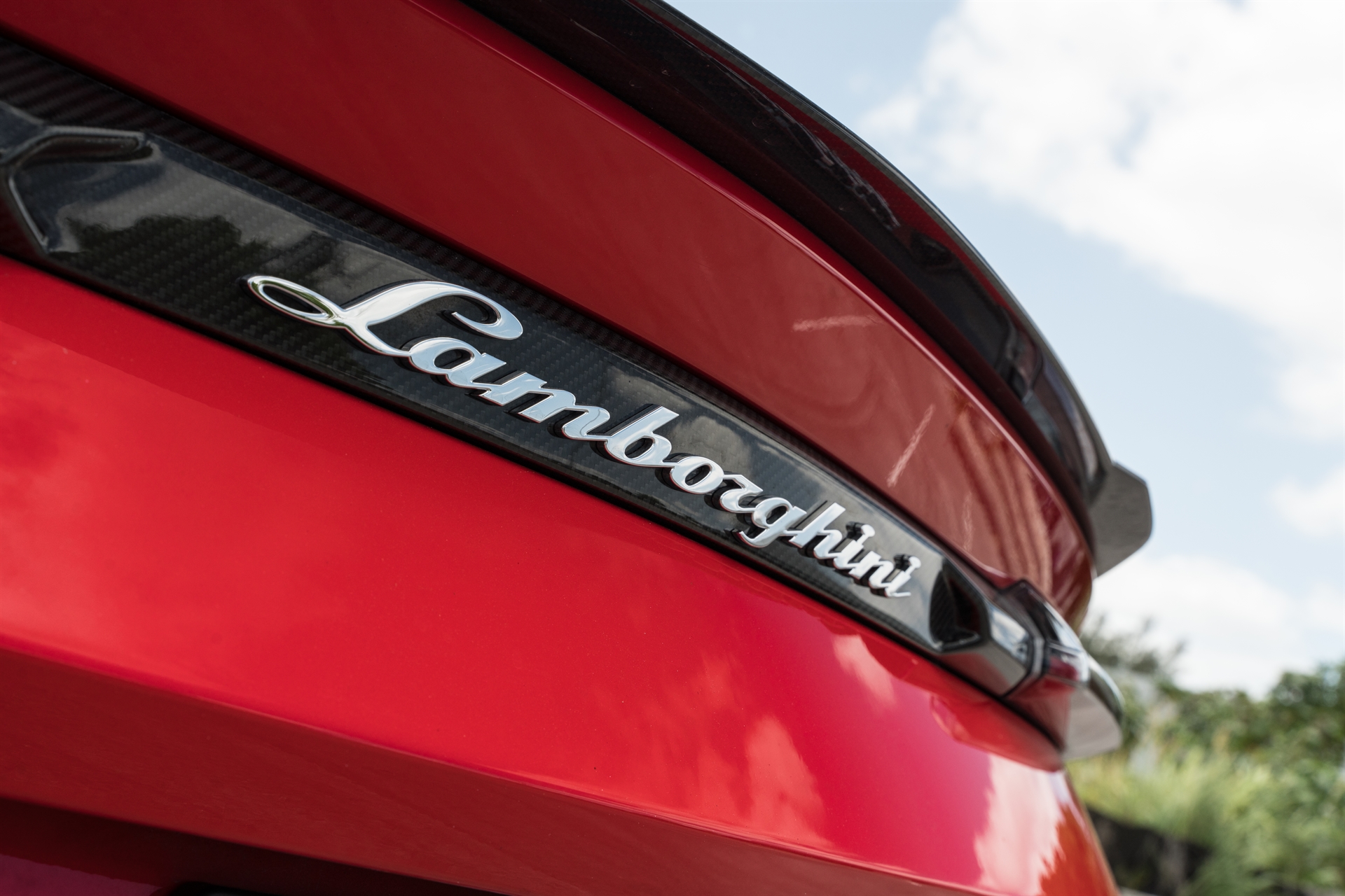 Lamborghini Urus | Rosso Mars | on 1886 S009 | Satin Black